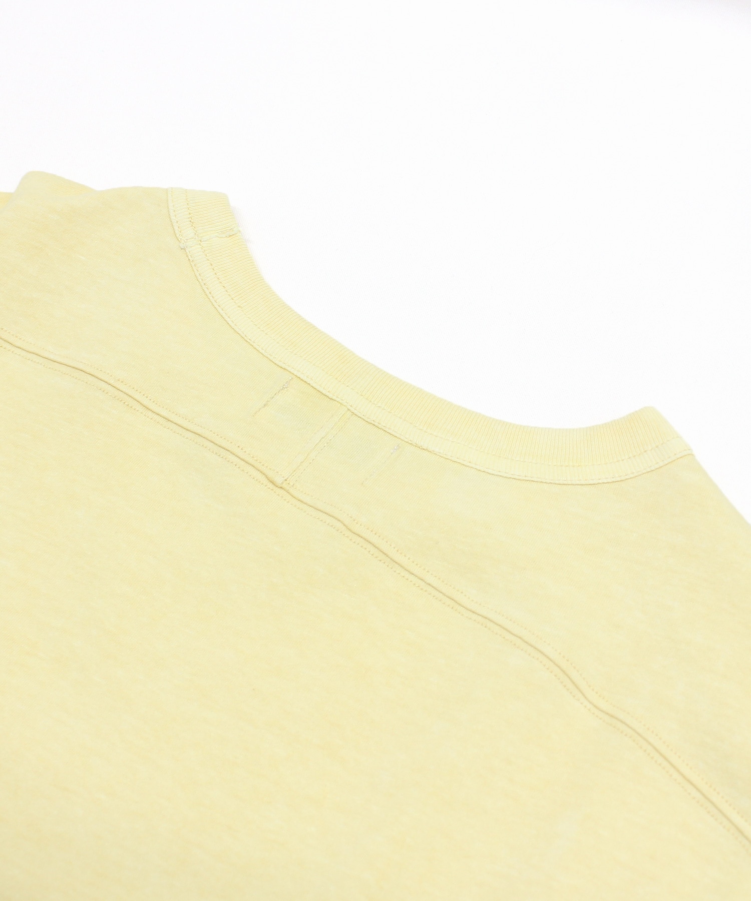 エッグイエロー