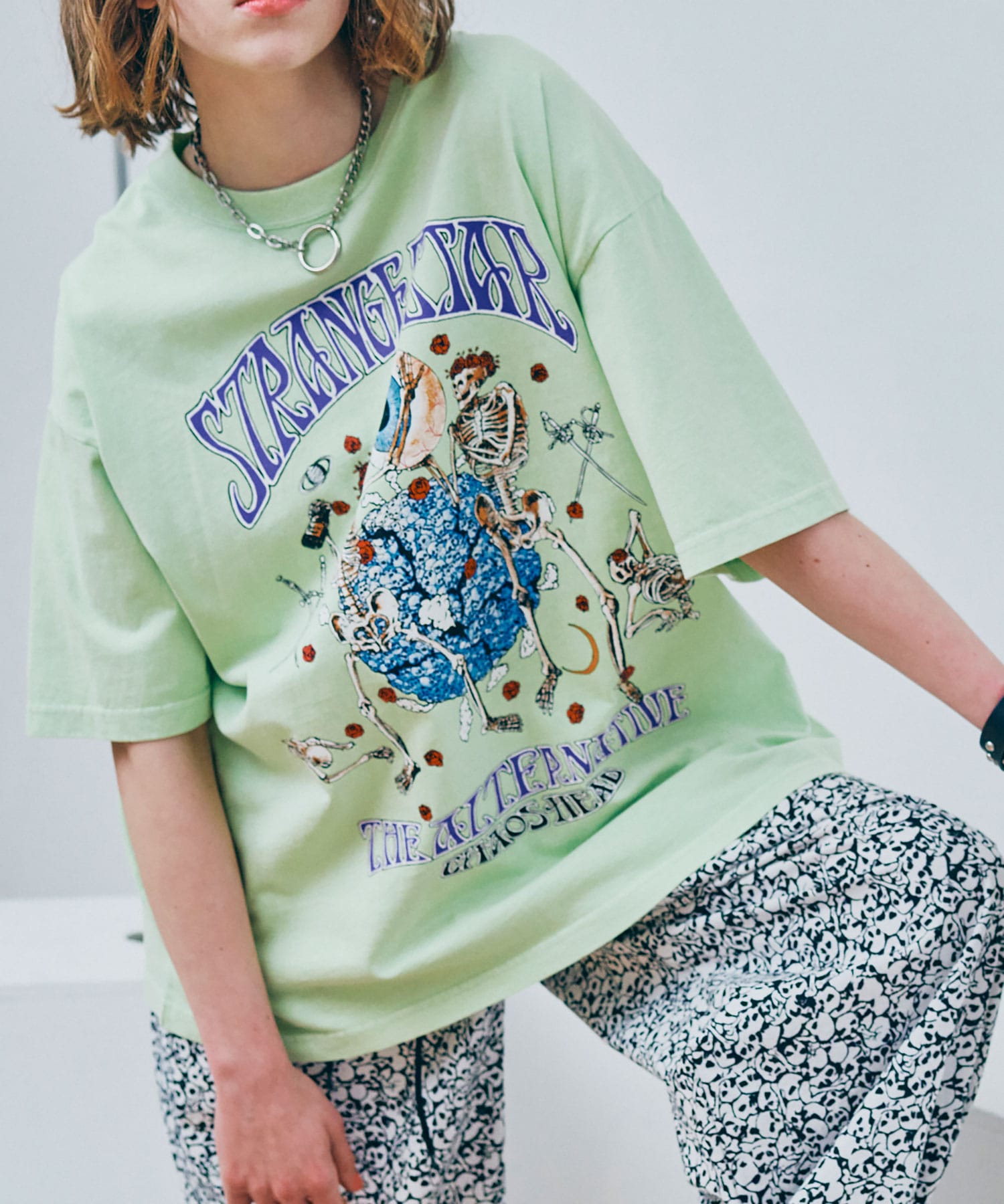 ライムグリーン