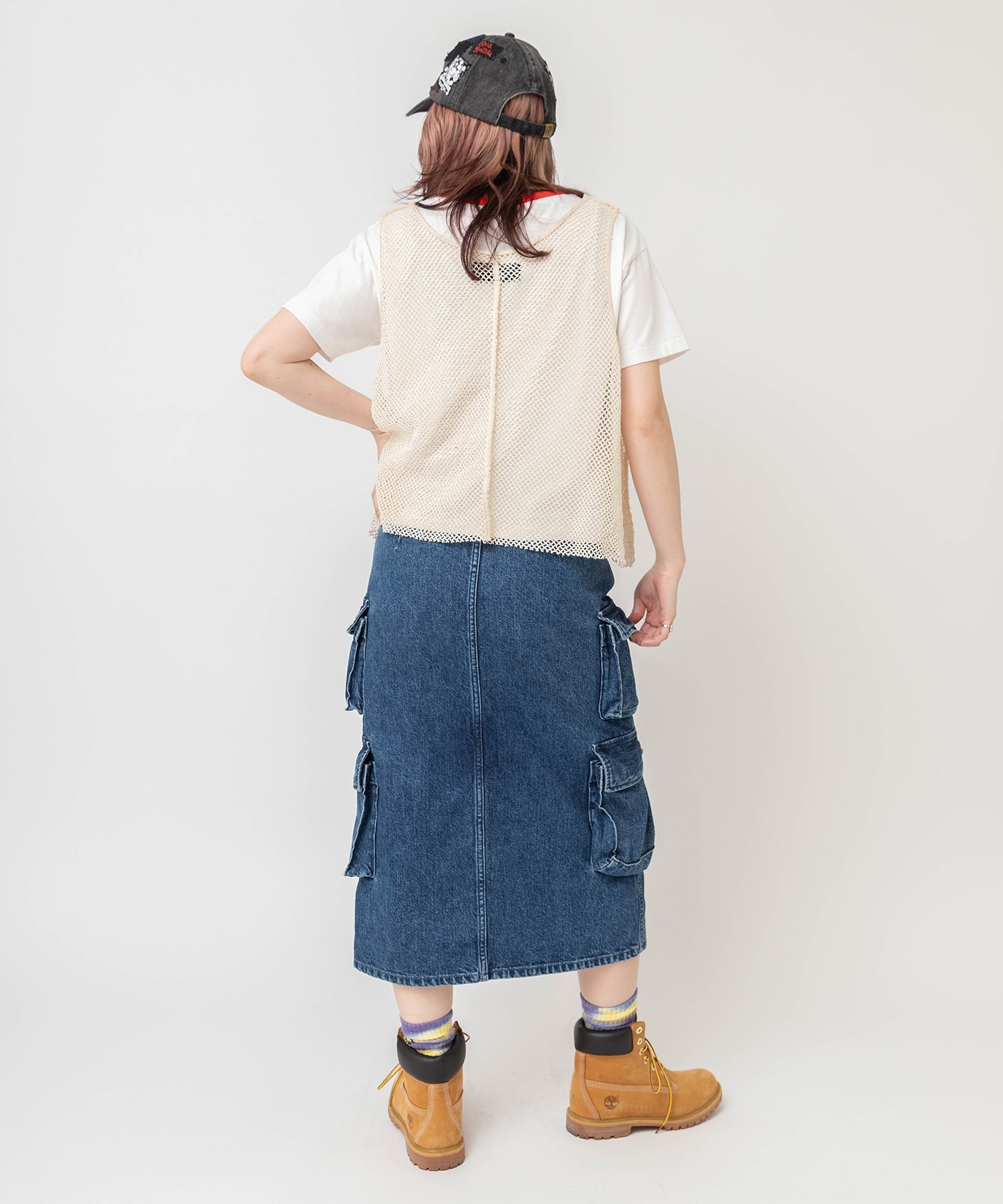 ライトベージュ