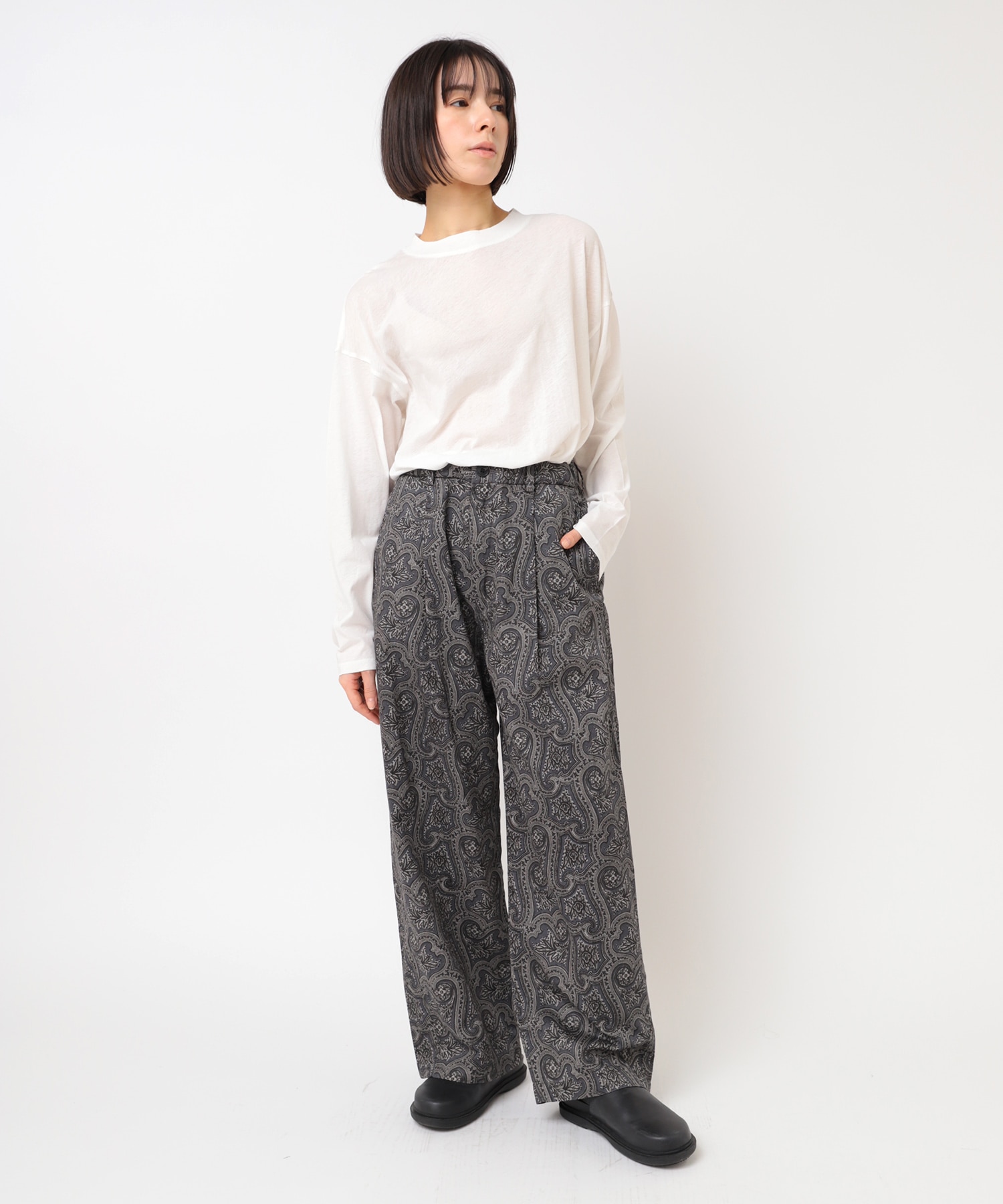 チャコールベース