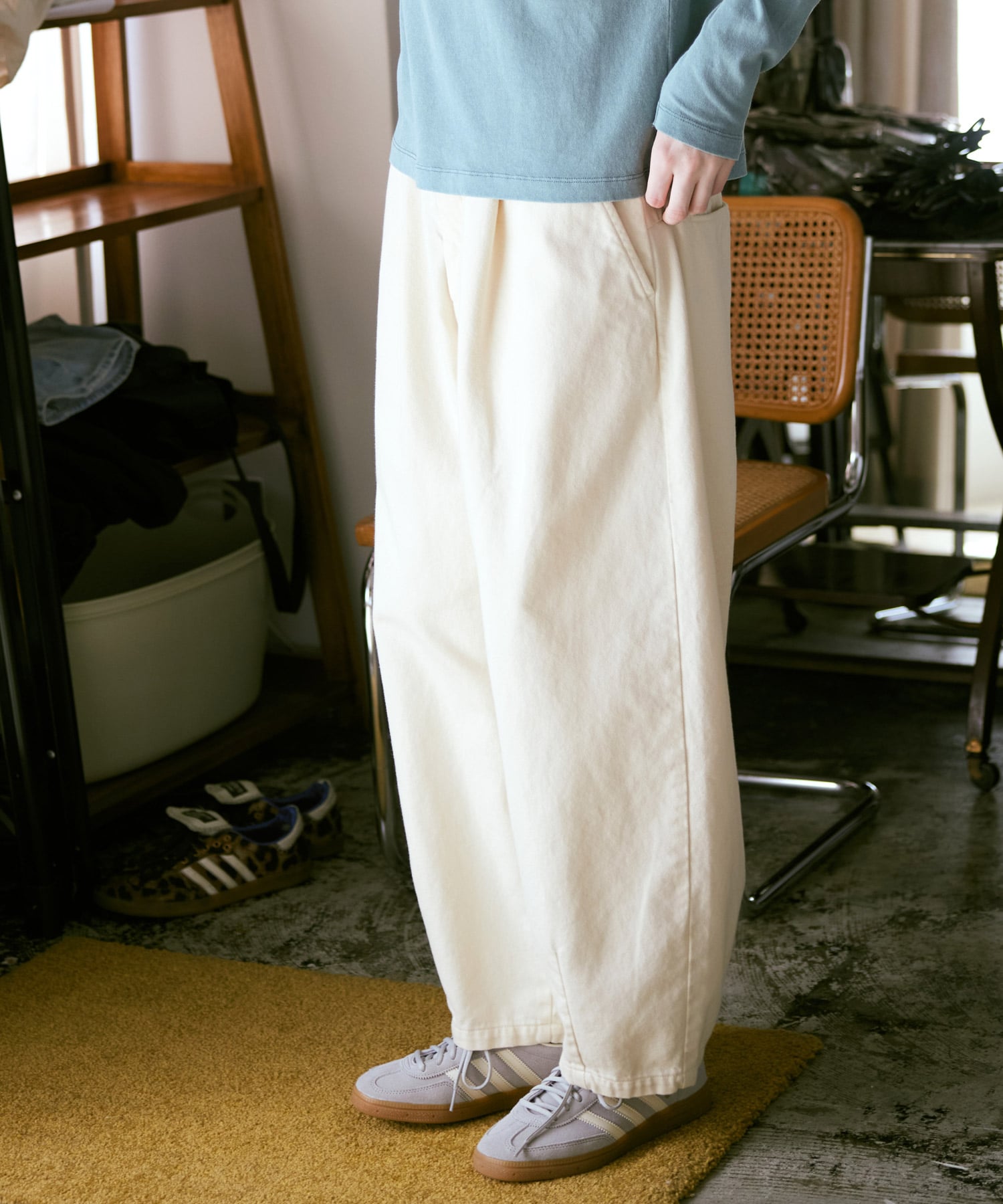 グレイッシュパープル