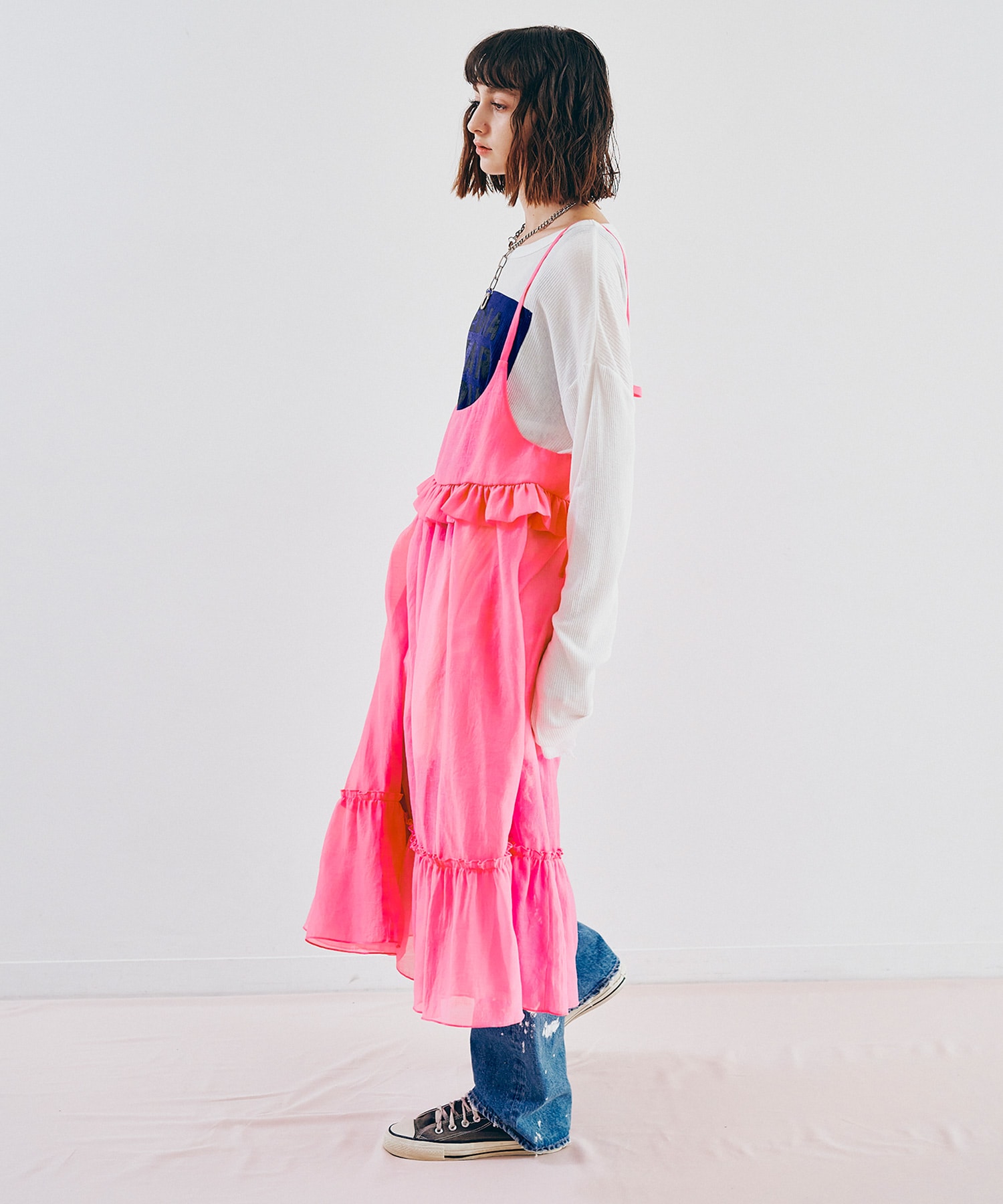 ライトベージュ