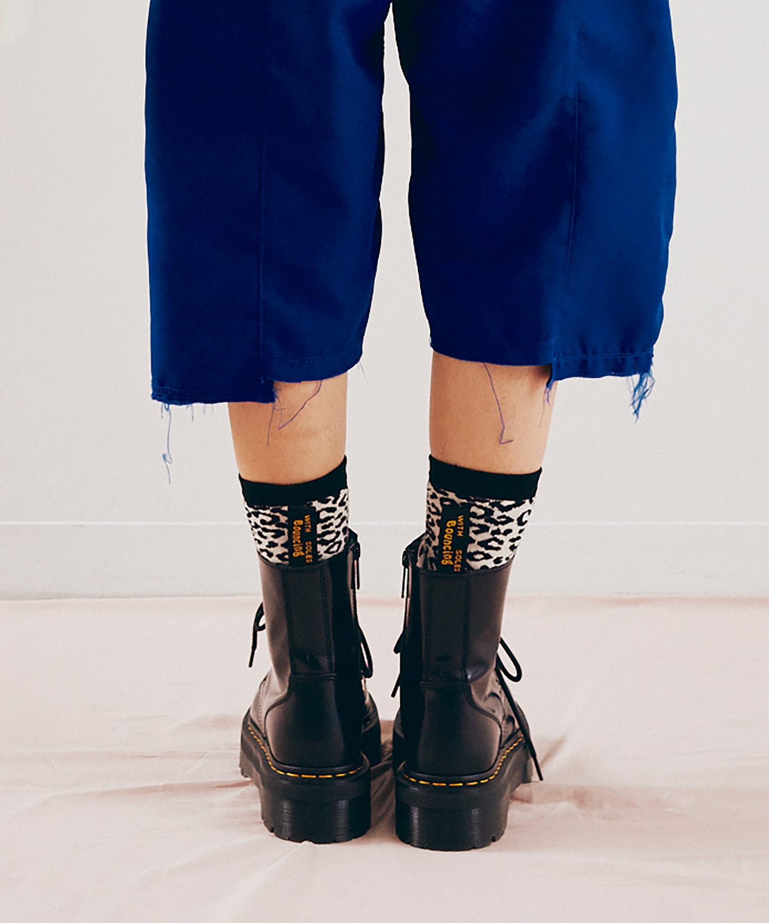 ベージュ/ブラック