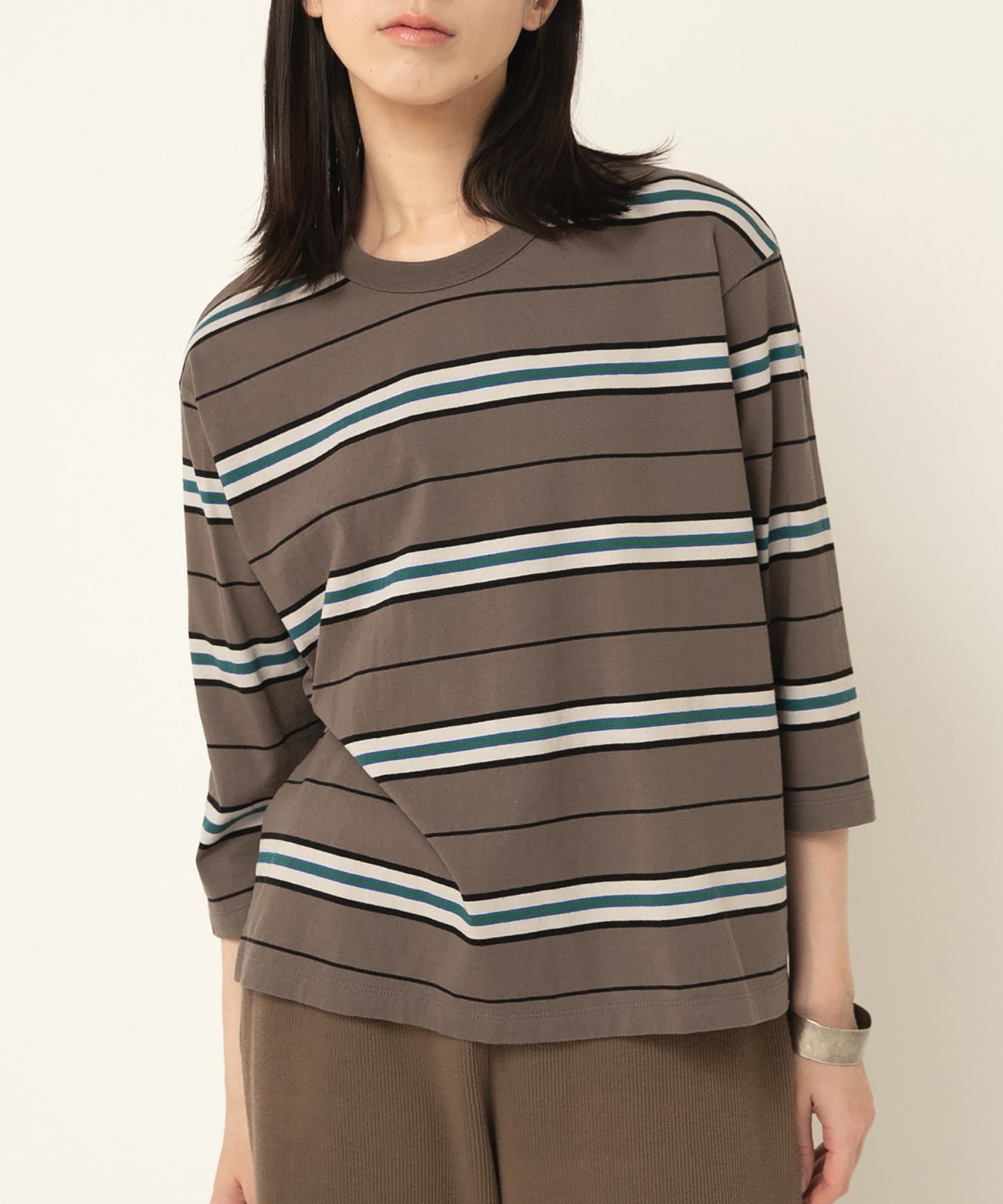 グレー/グリーン