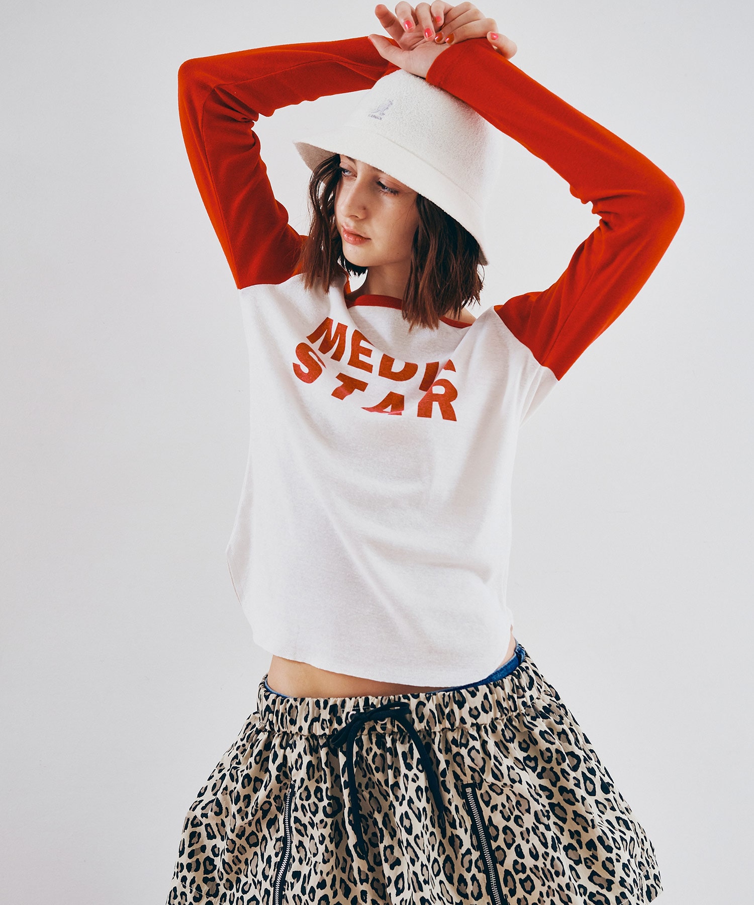 ホワイト/レッド