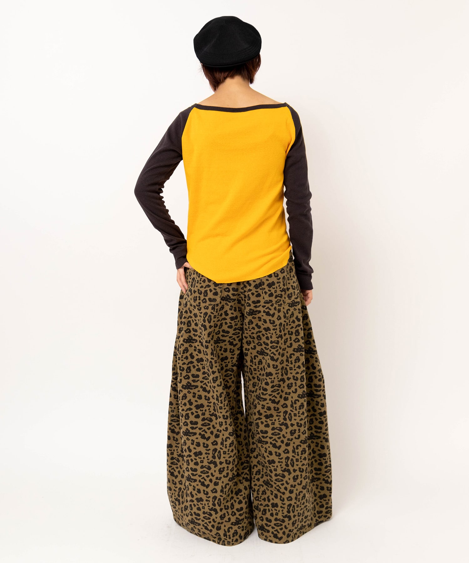 マスタード/ブラック