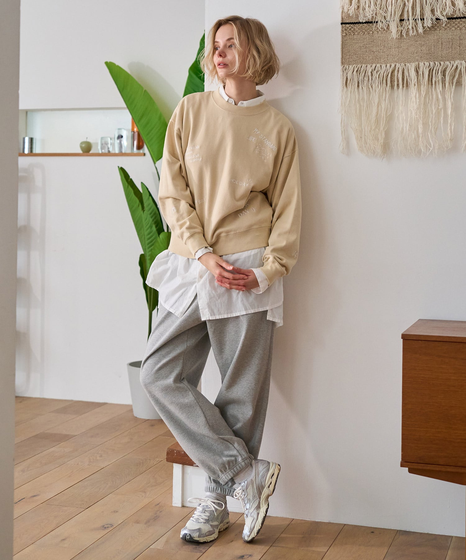 ライトベージュ