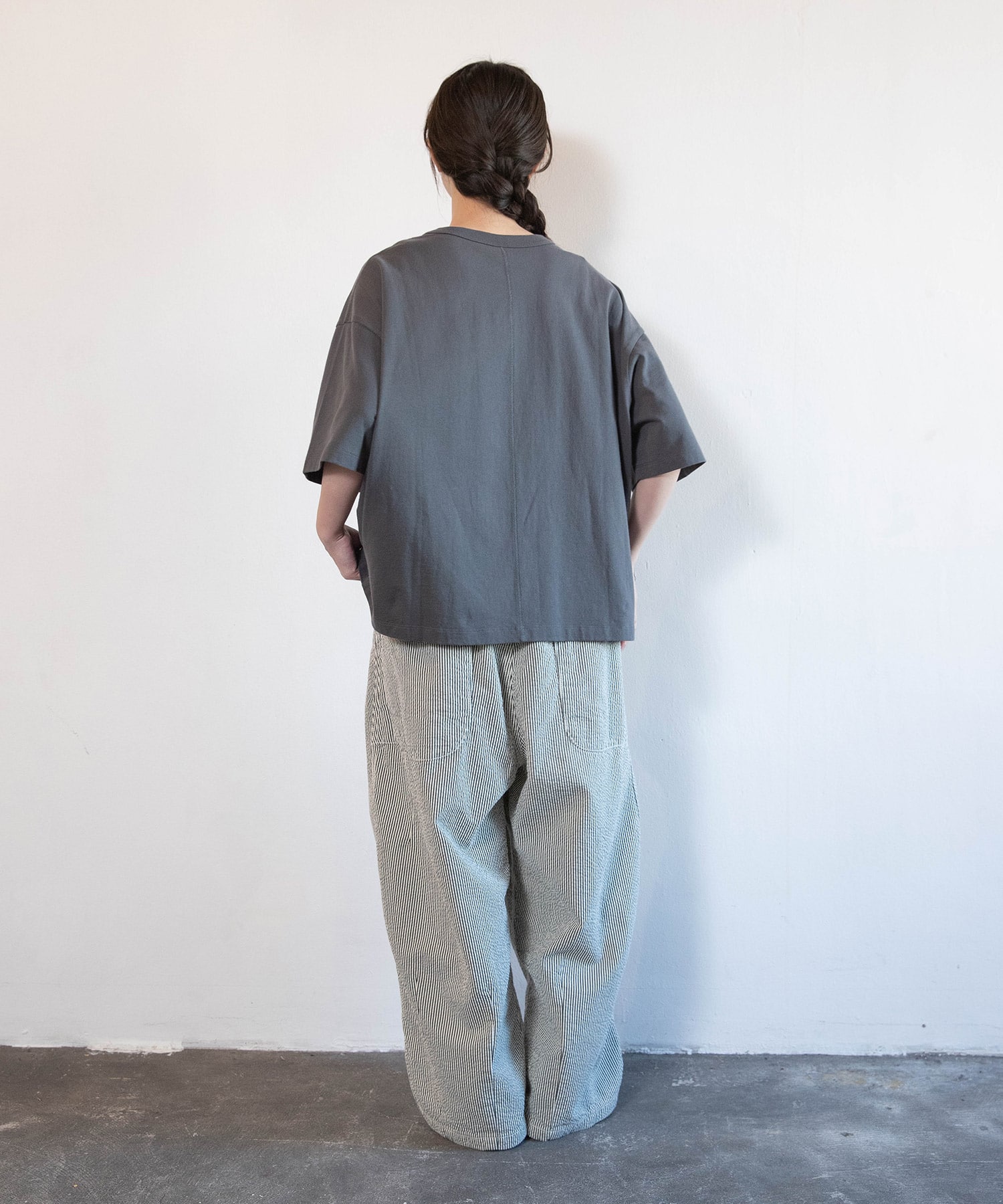 ストームグレー