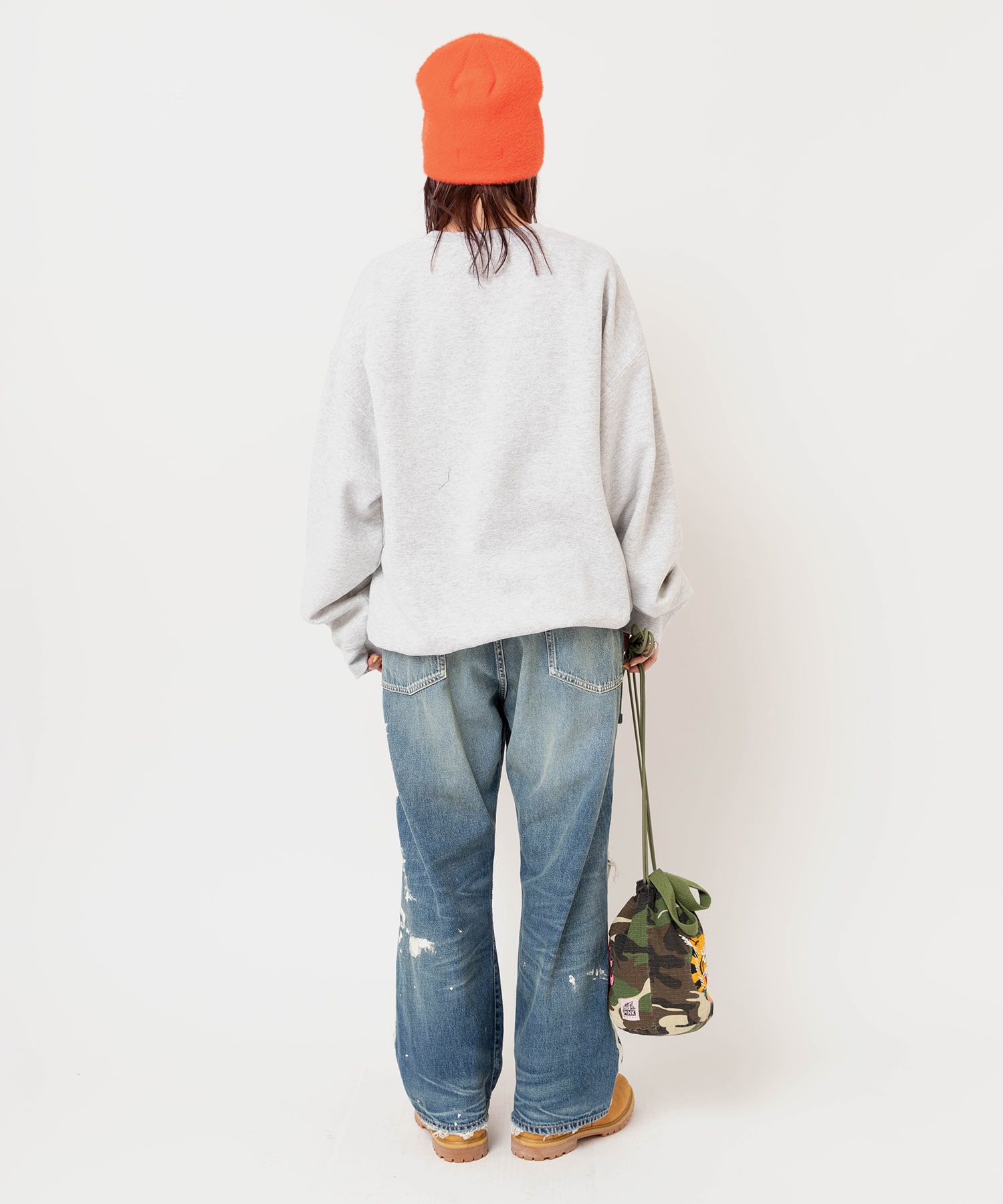 アッシュグレー