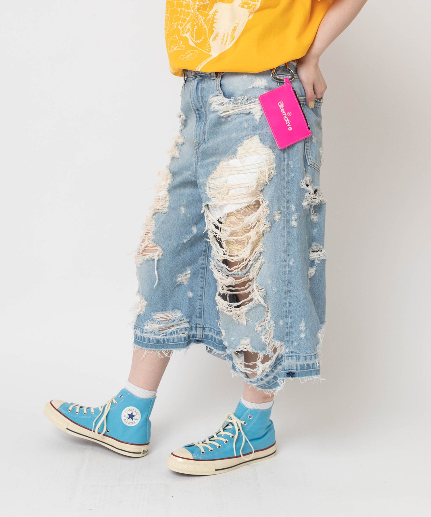 クリームイエロー