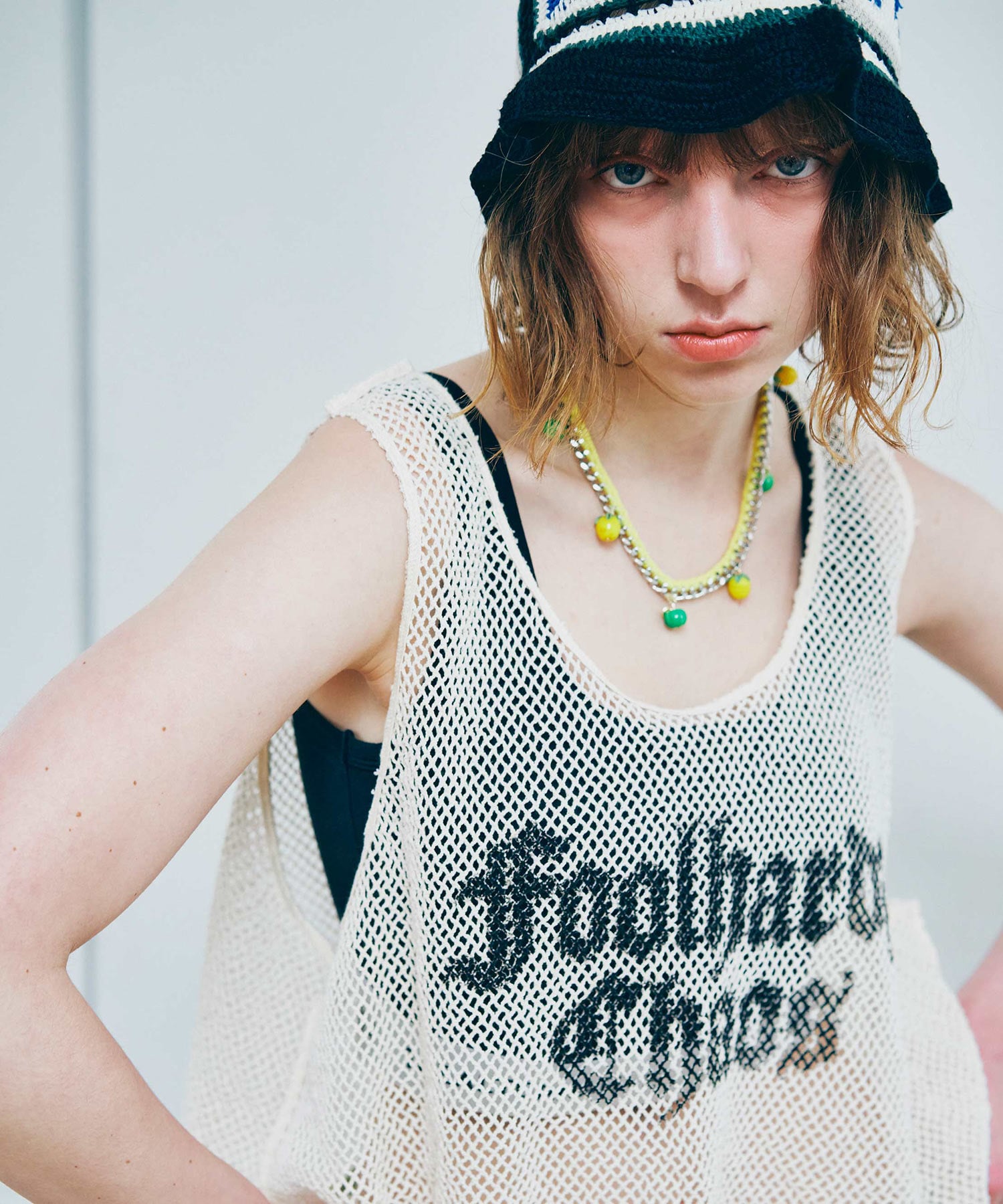 ライトベージュ