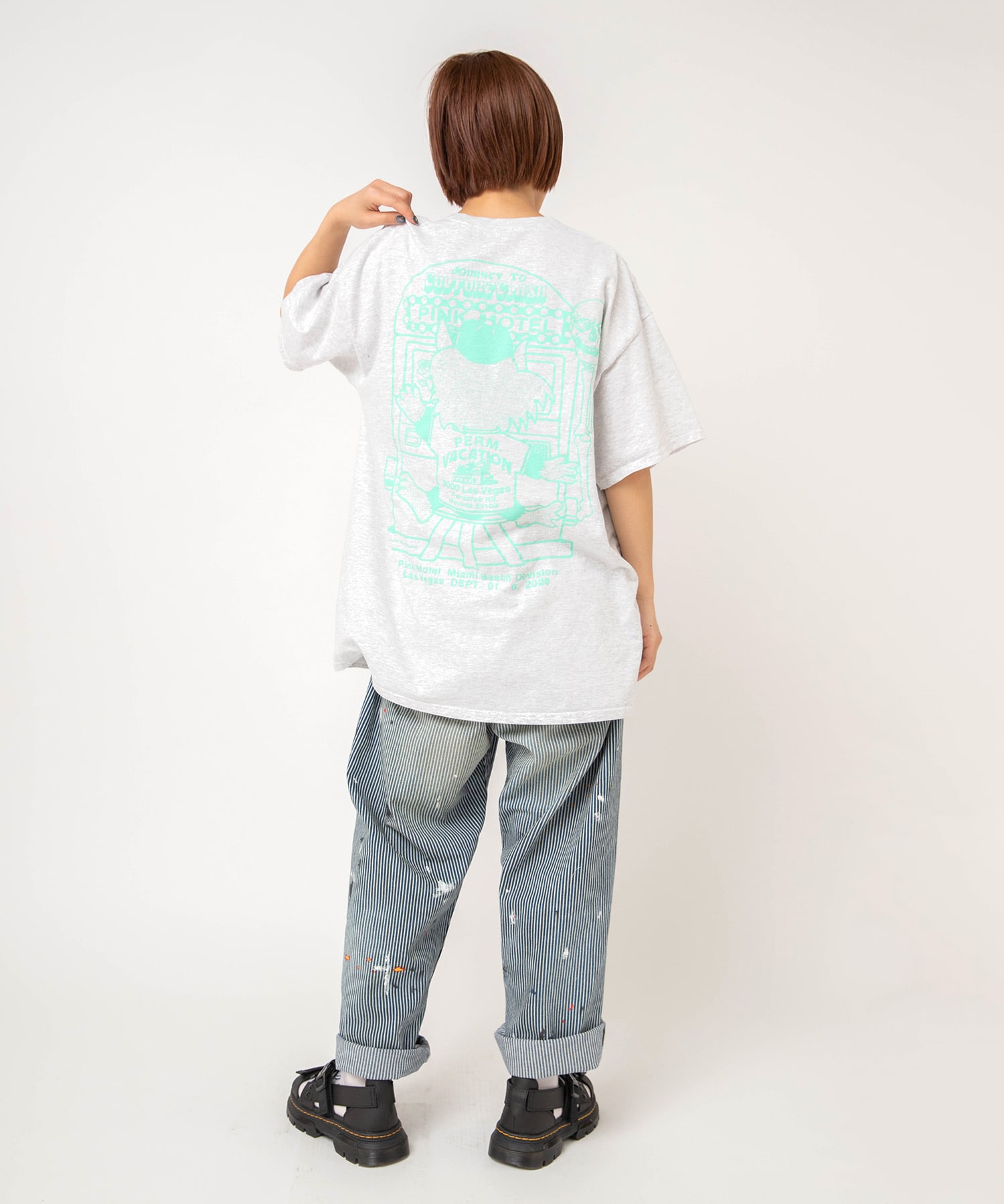 アッシュグレー