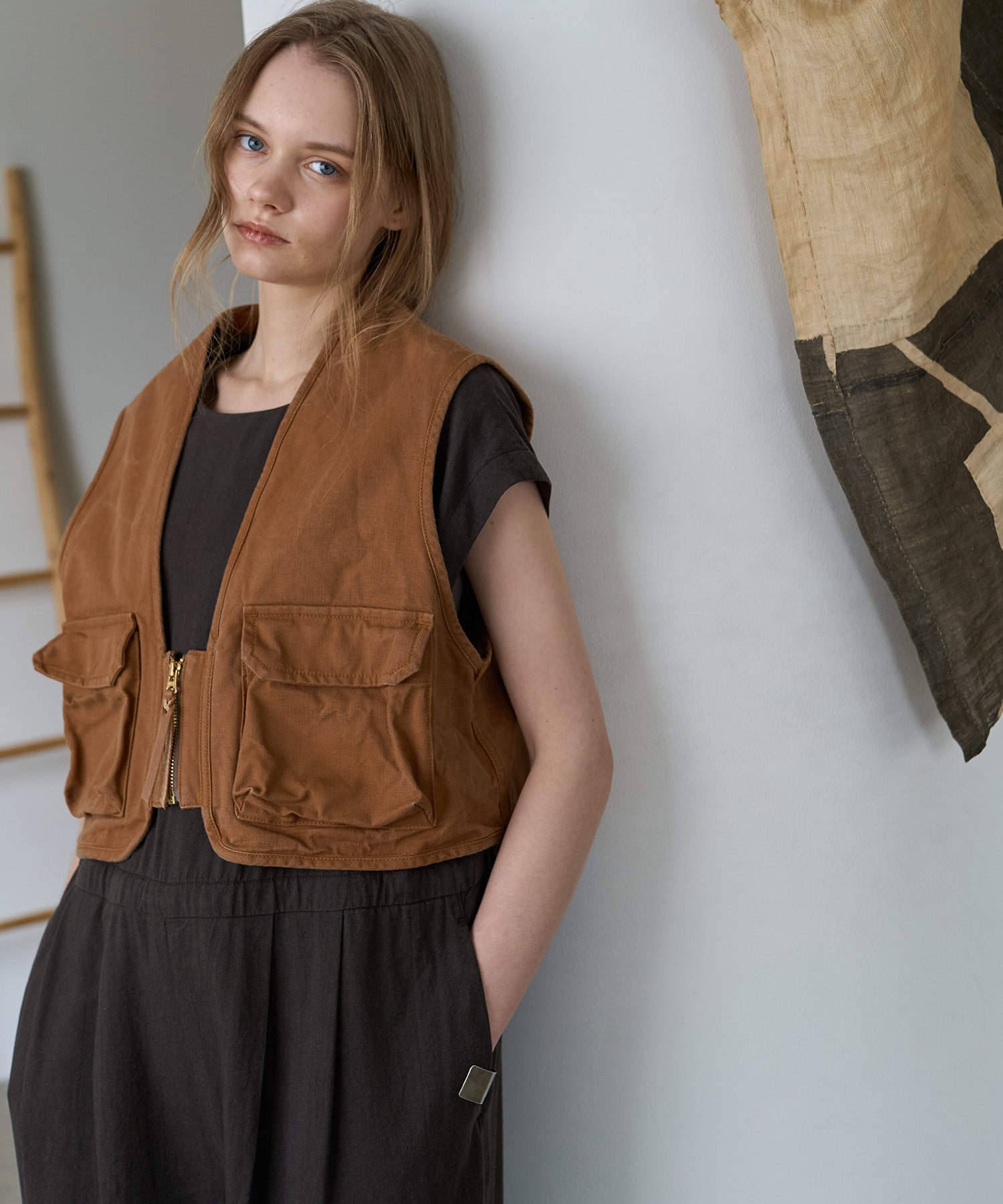 グレイッシュブラウン