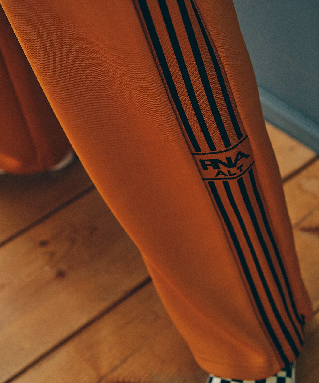 ホワイト/パープル