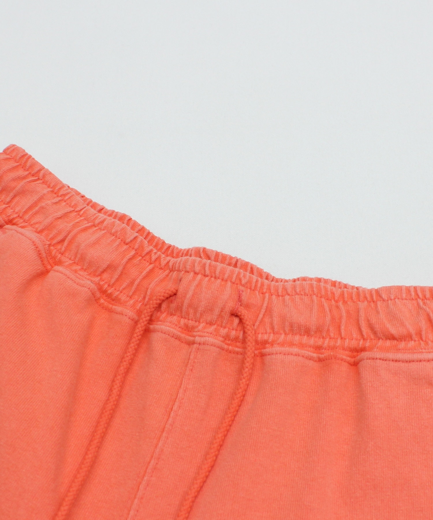 ネオンオレンジ