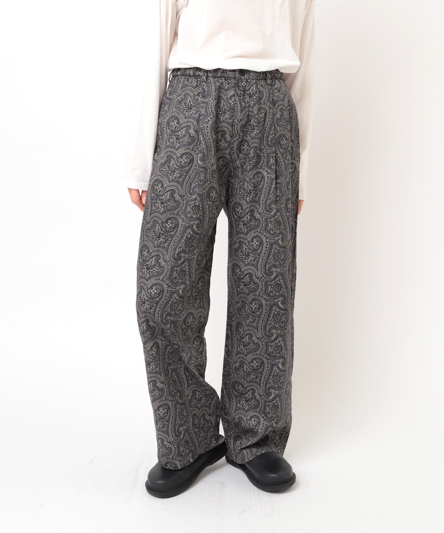 チャコールベース