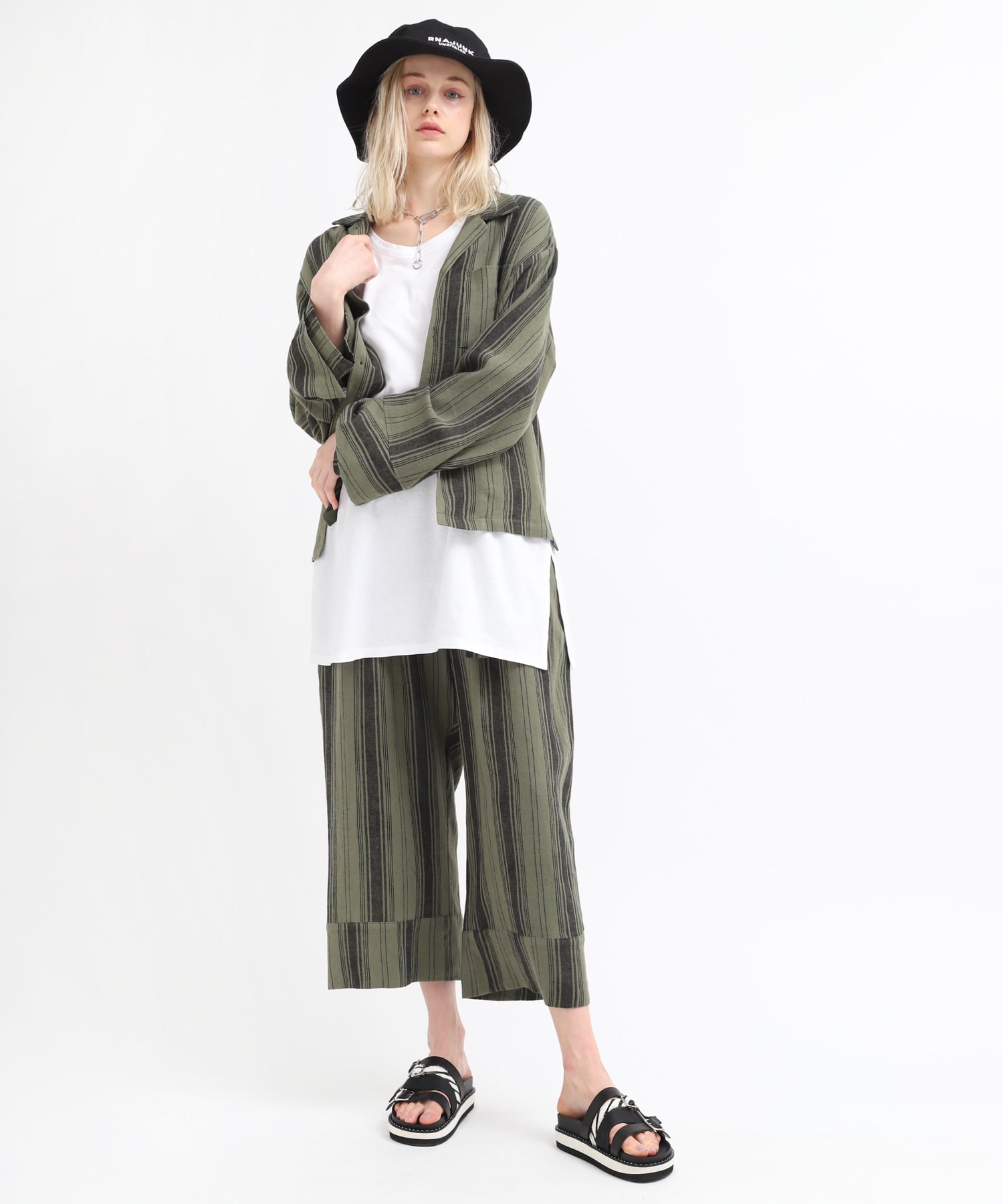 ホワイト×ブラック