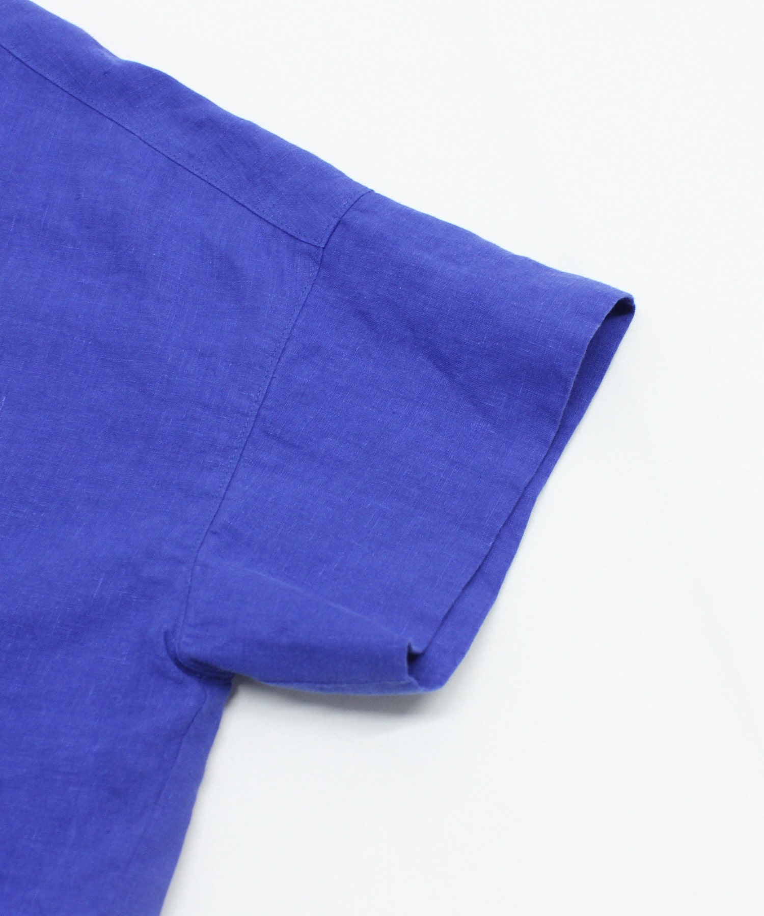 ダークブラウン