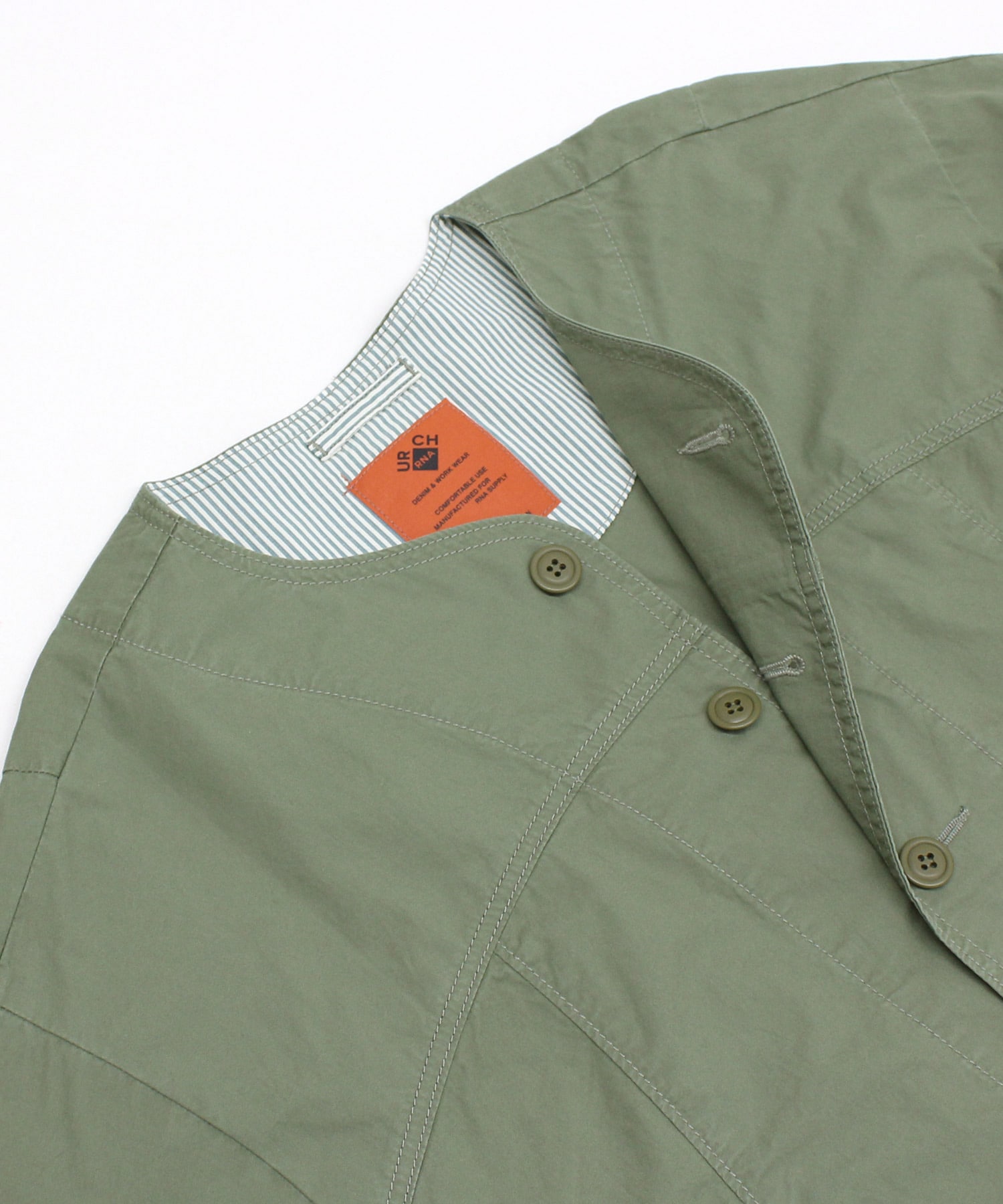 オリーブグリーン