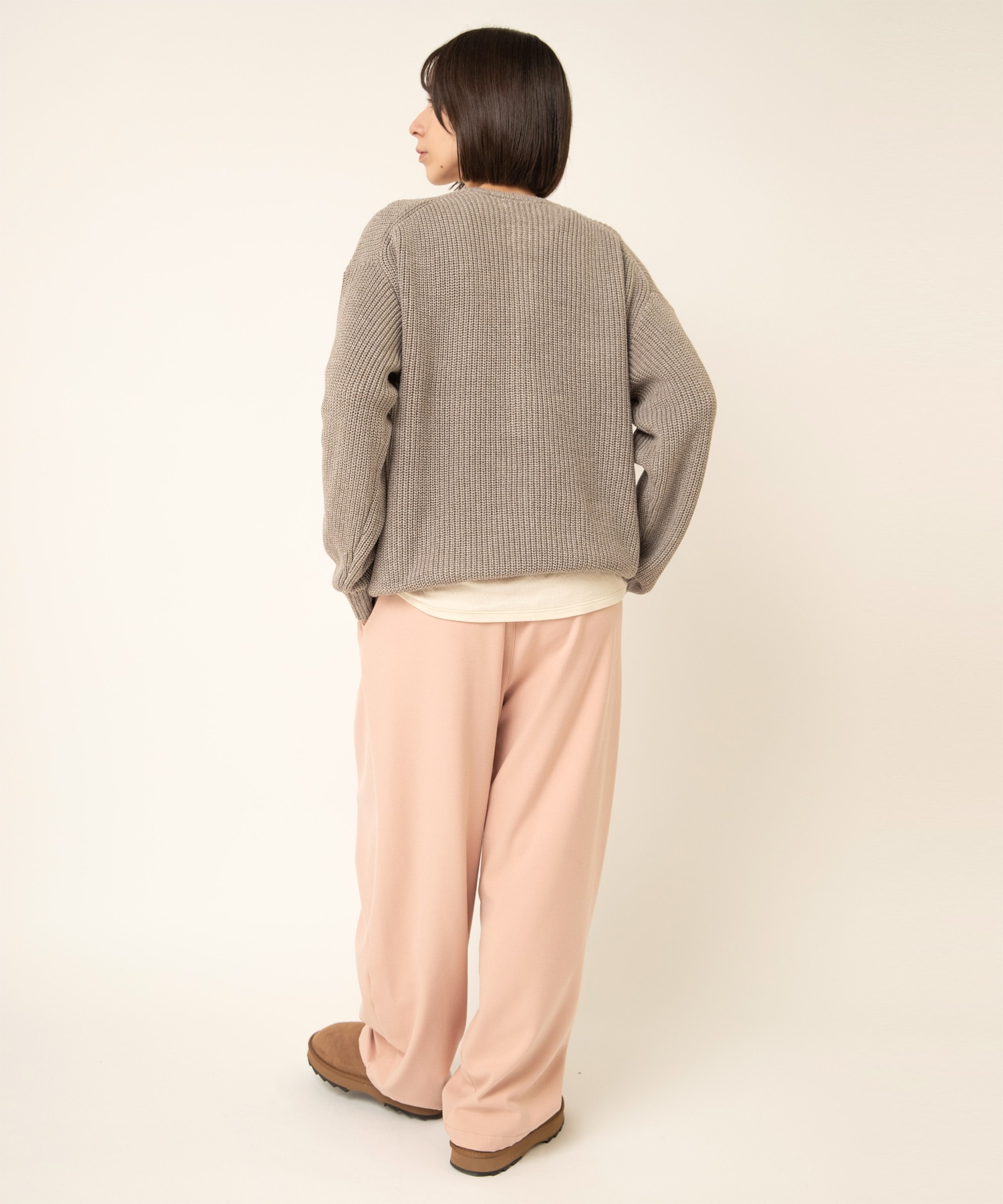 ベージュ