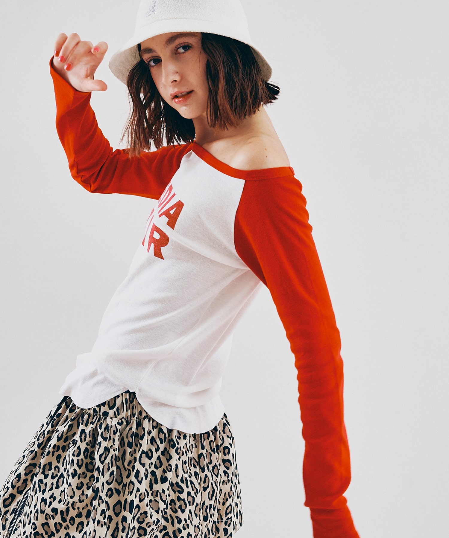 ホワイト/レッド