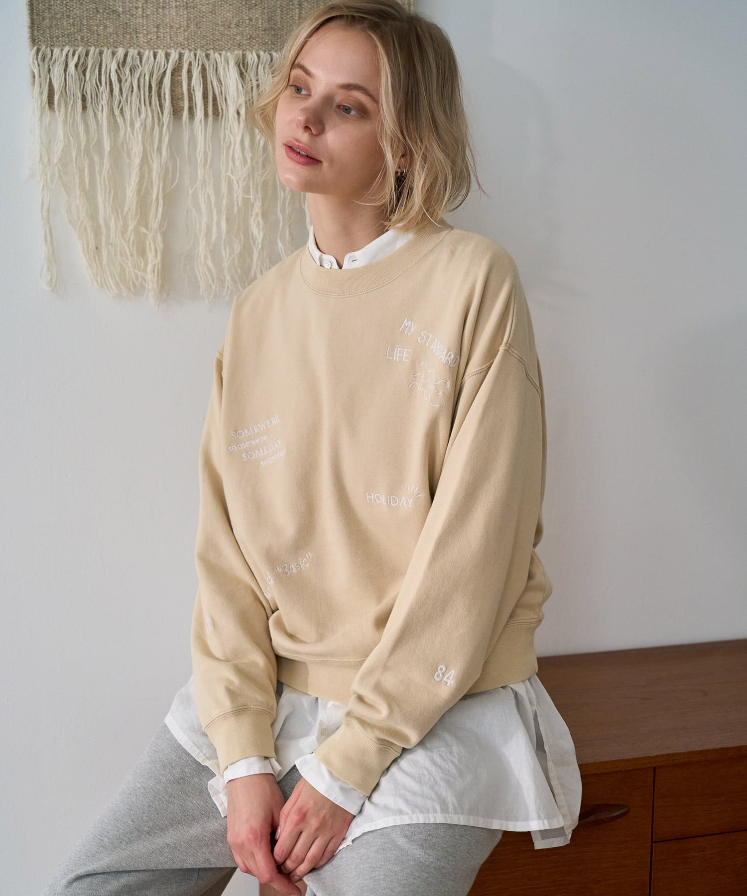 ライトベージュ