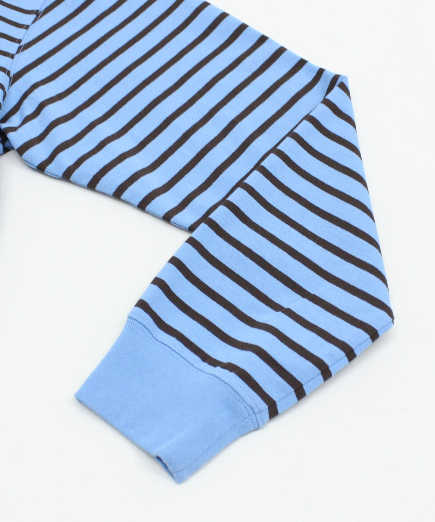 ブルー/ブラウン