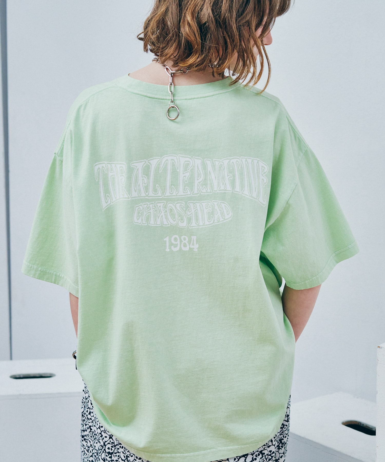 ライムグリーン