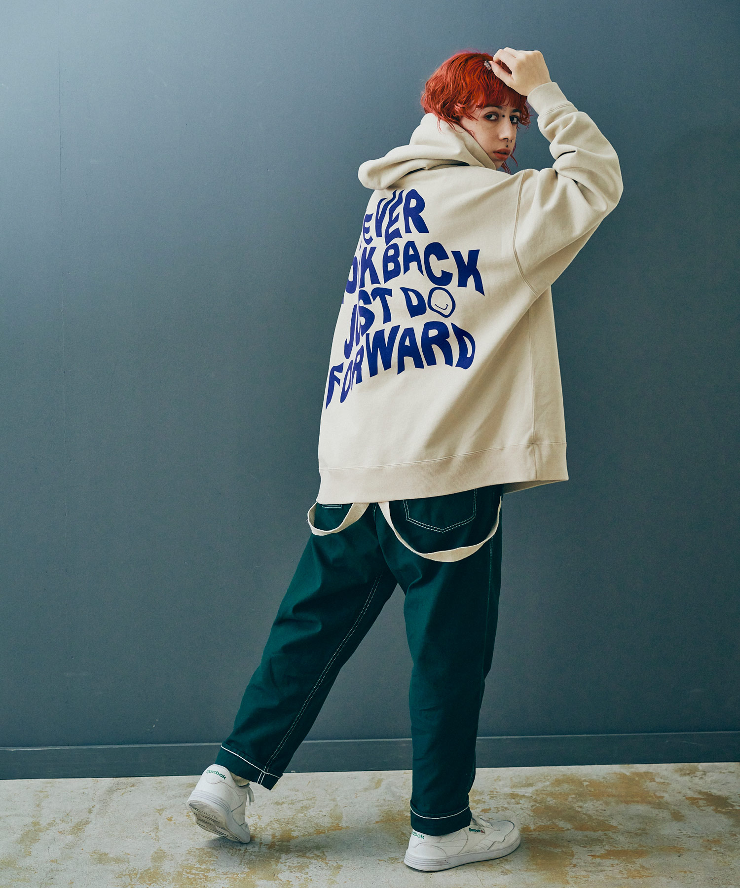 ライトベージュ