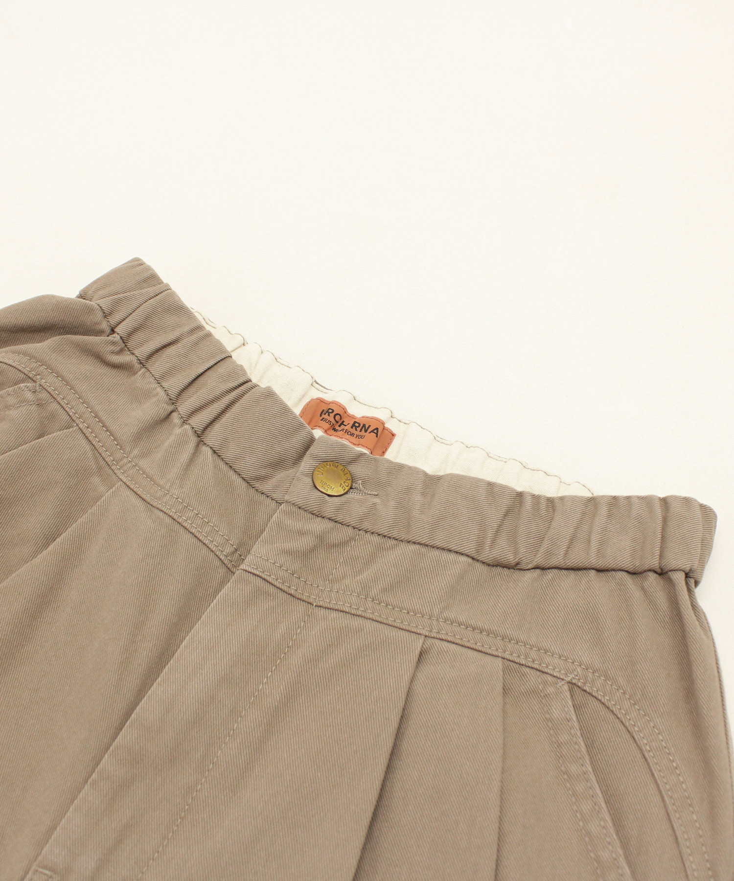 コルクベージュ