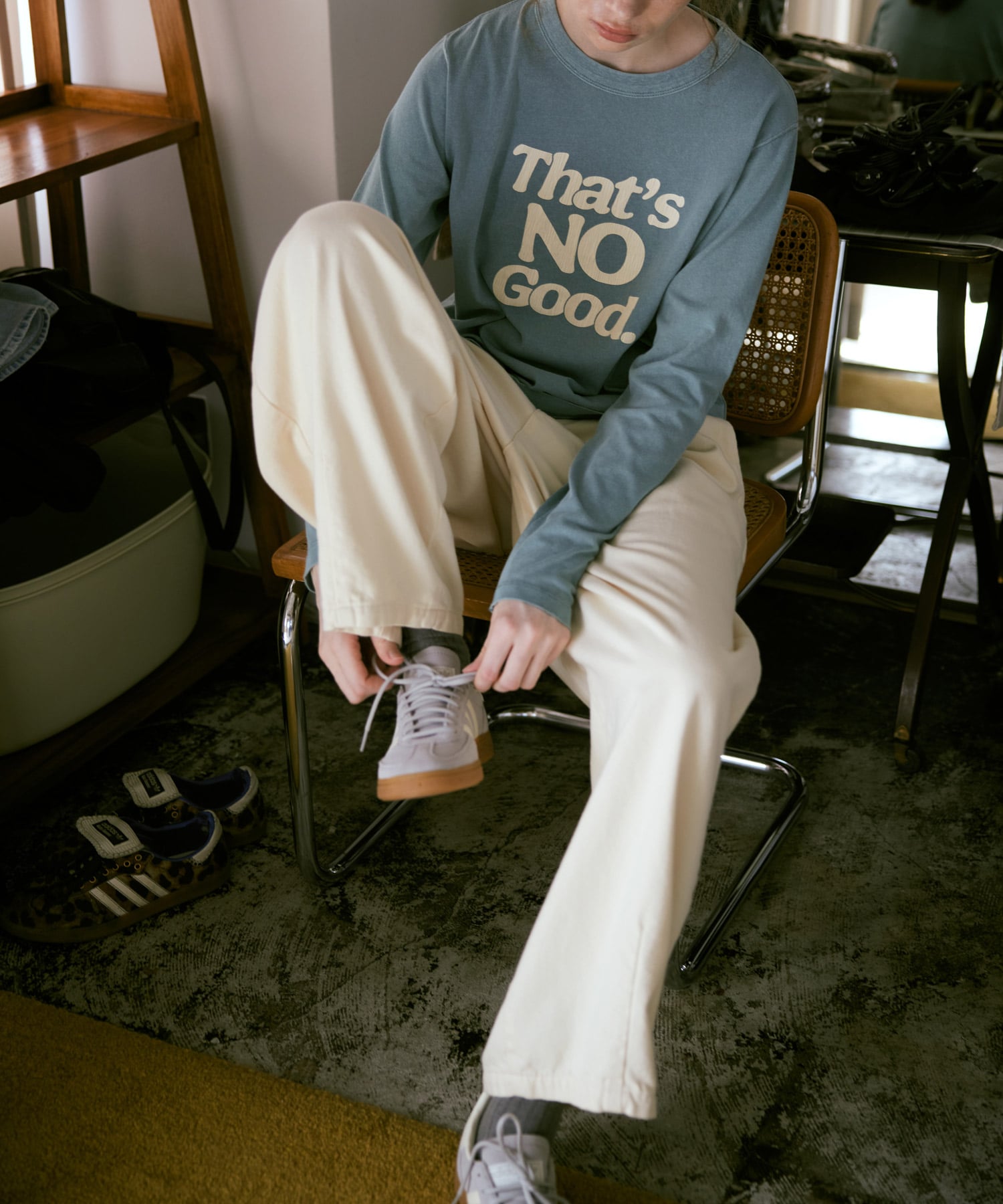 グレイッシュパープル