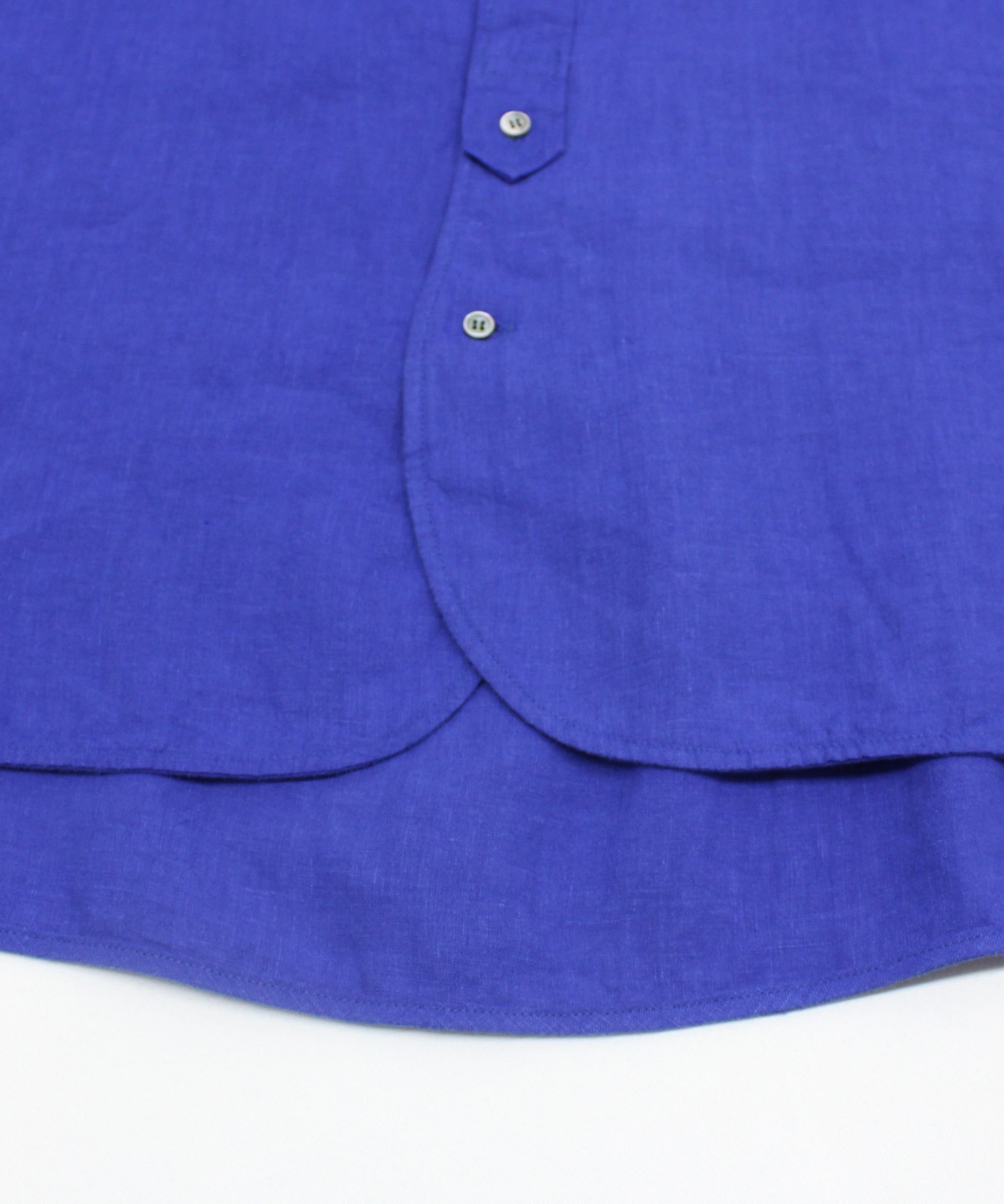 ダークブラウン