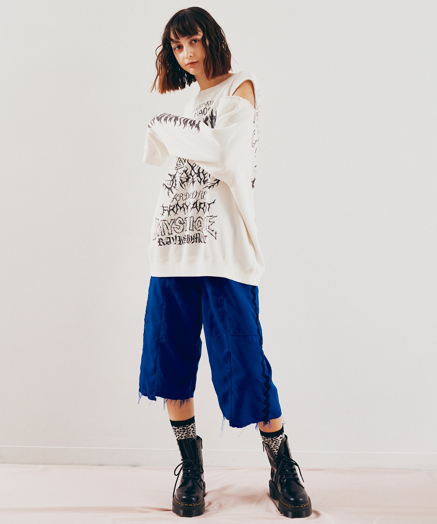 ベージュ/ブラック