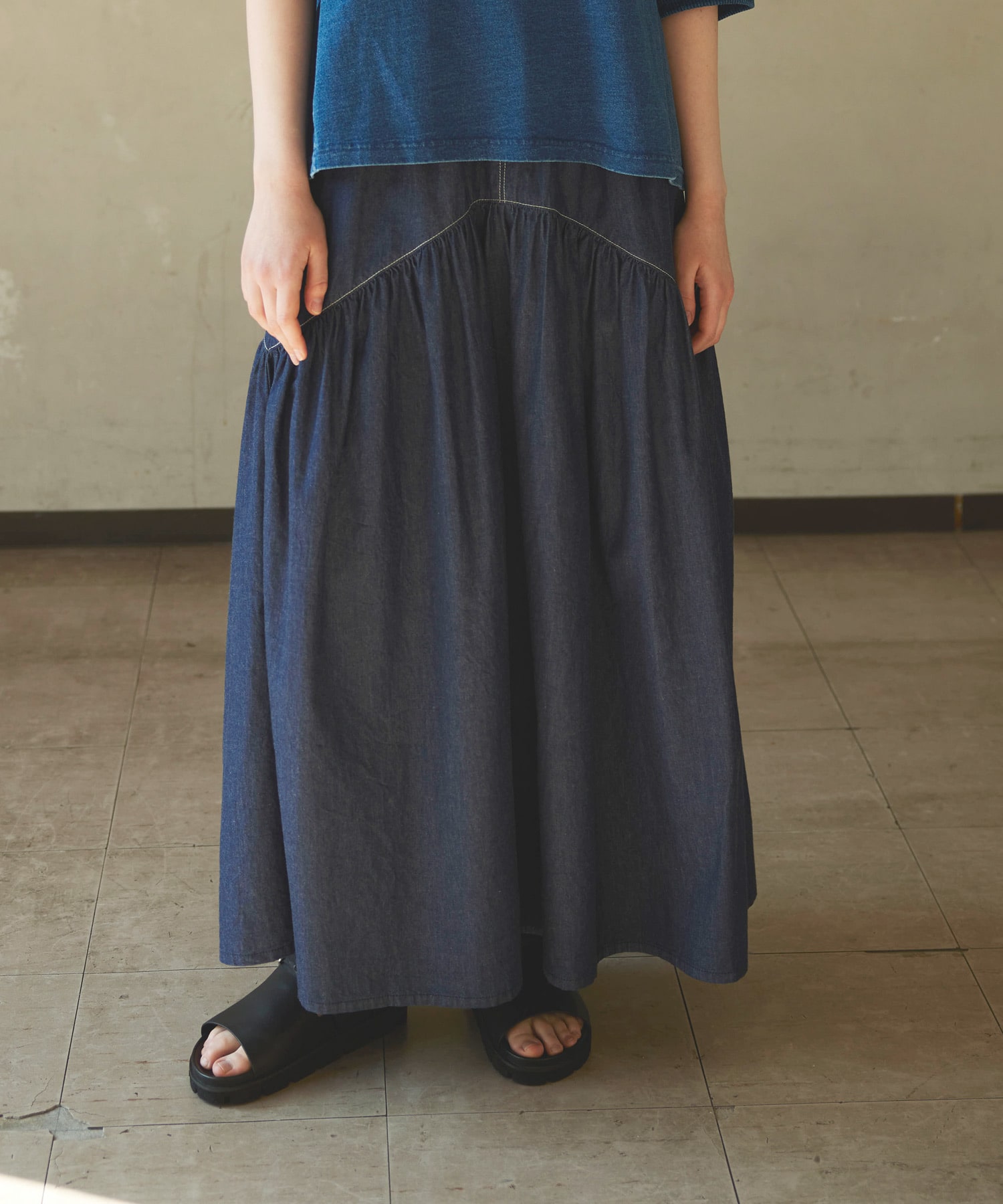 キャメルベージュ