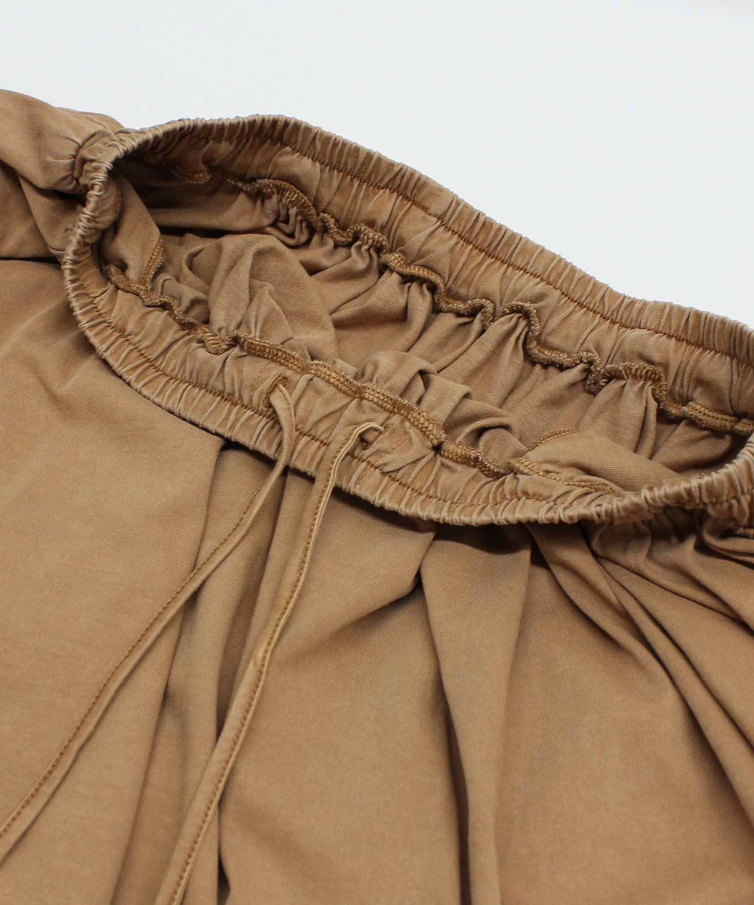 オレンジベージュ