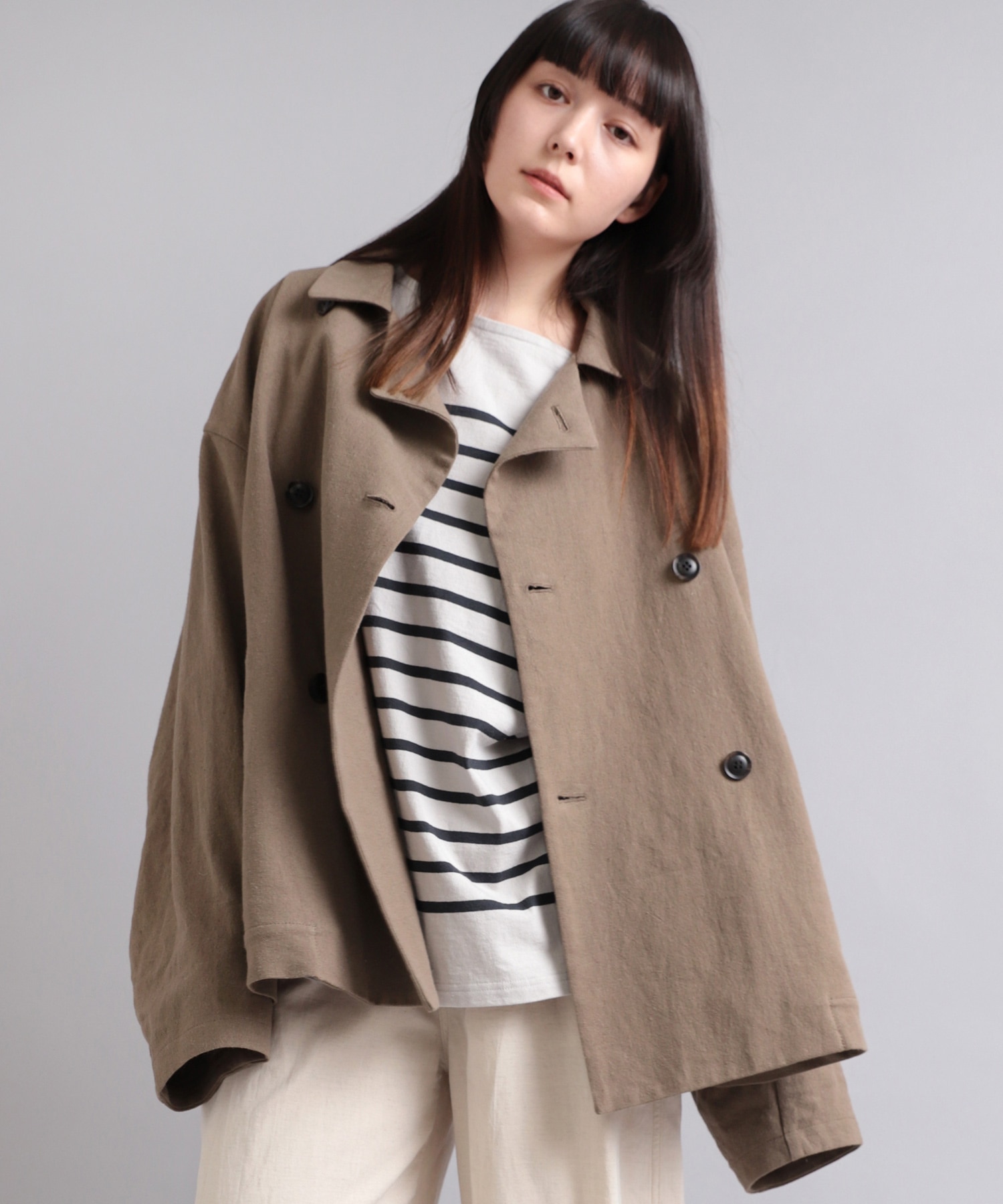 オリーブグリーン