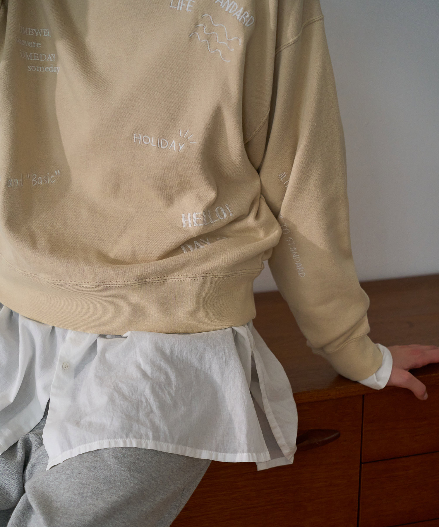 ライトベージュ