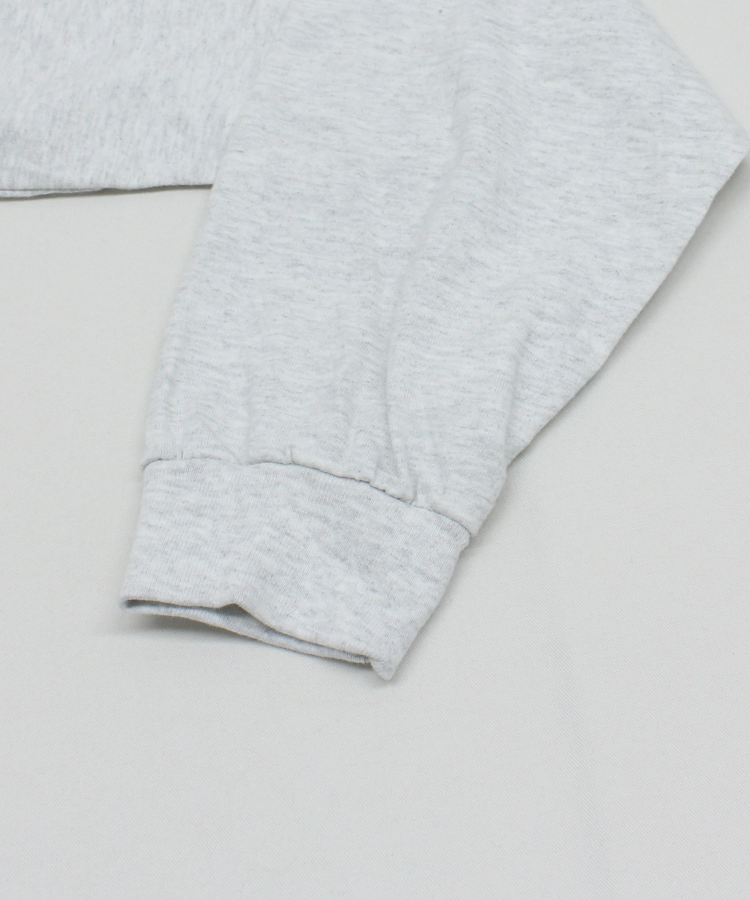 アッシュグレー