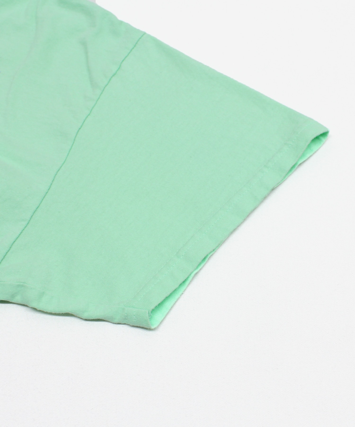 ミントグリーン