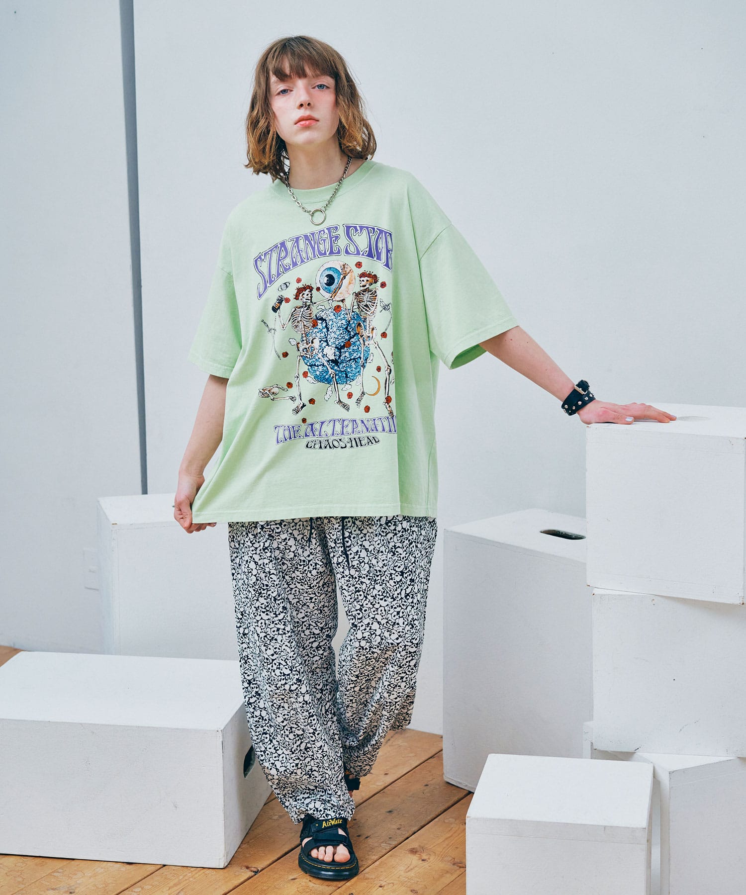 ライムグリーン