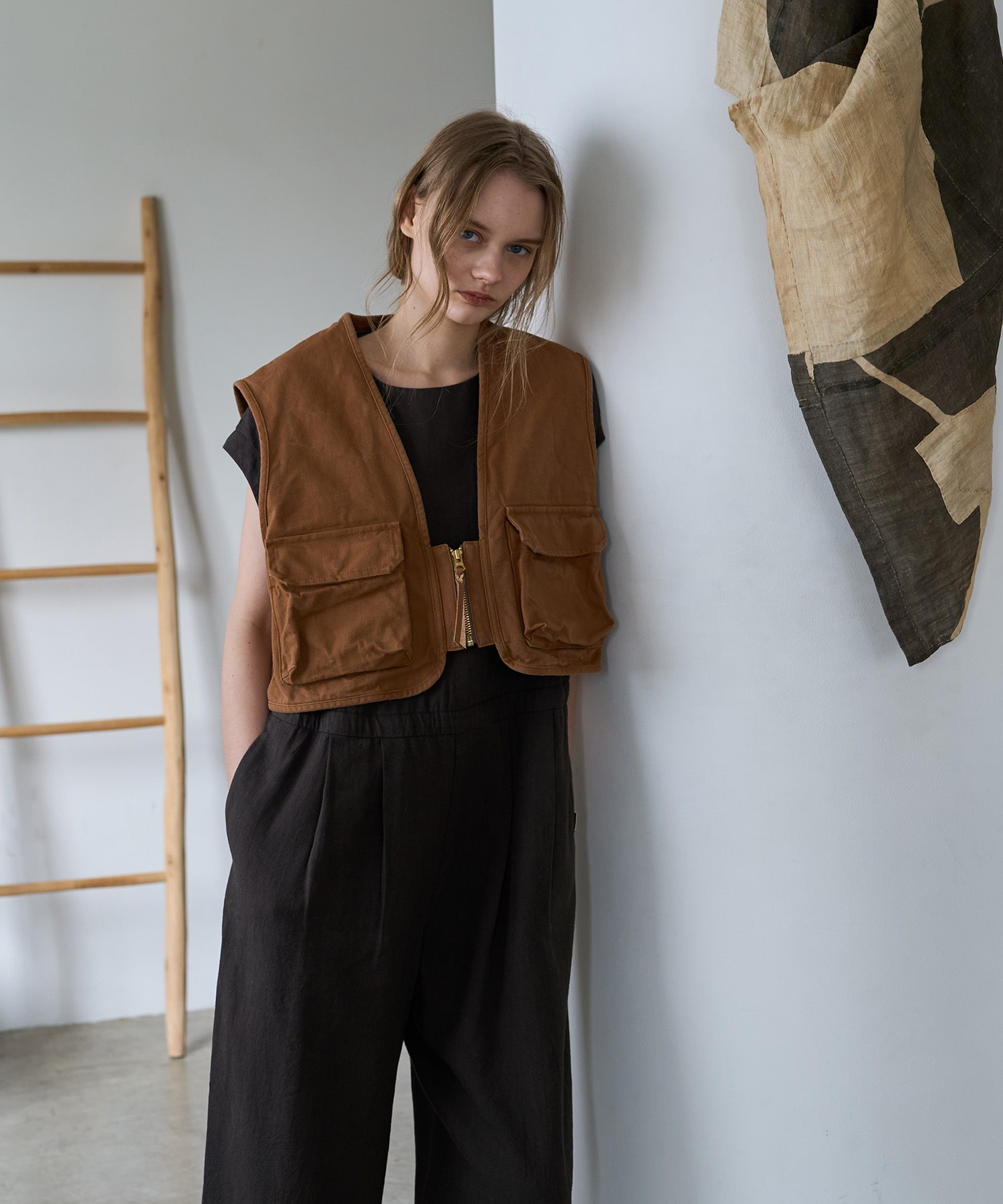 グレイッシュブラウン