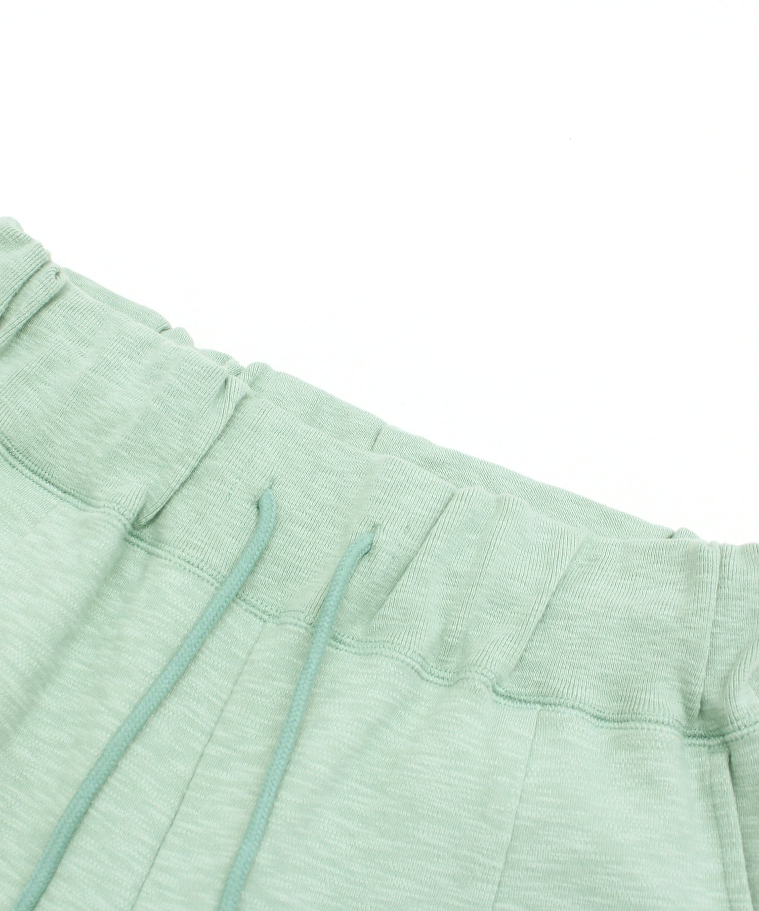 ミントグリーン