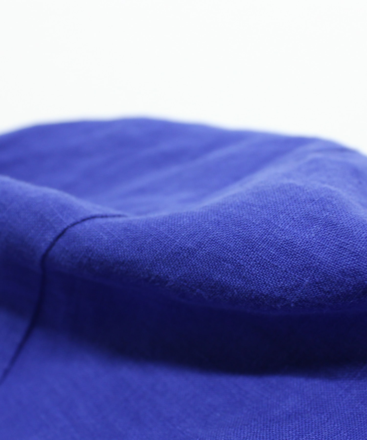 ダークブラウン