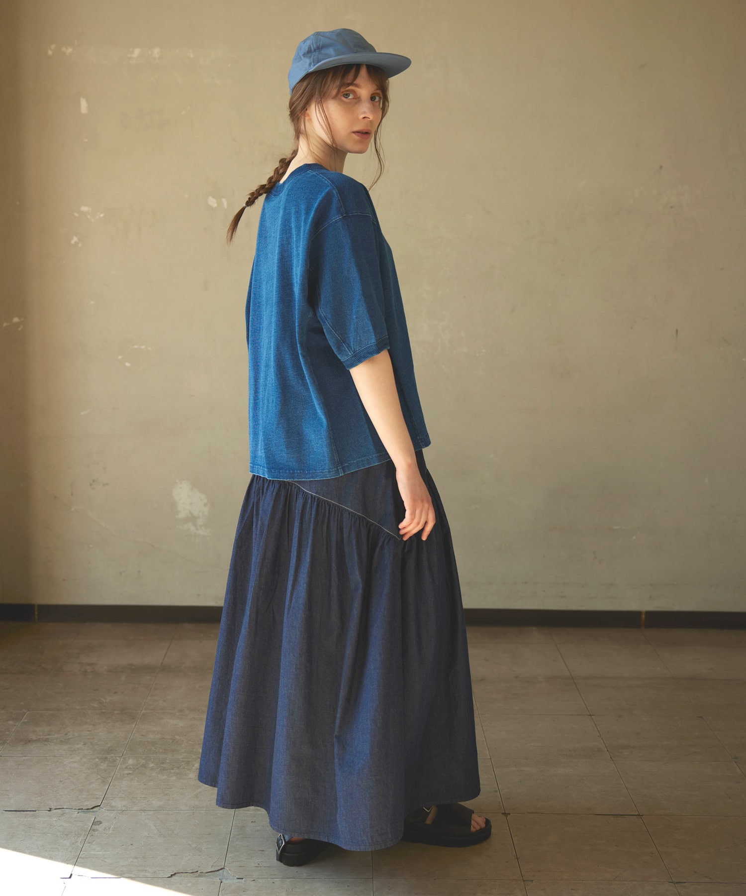 キャメルベージュ