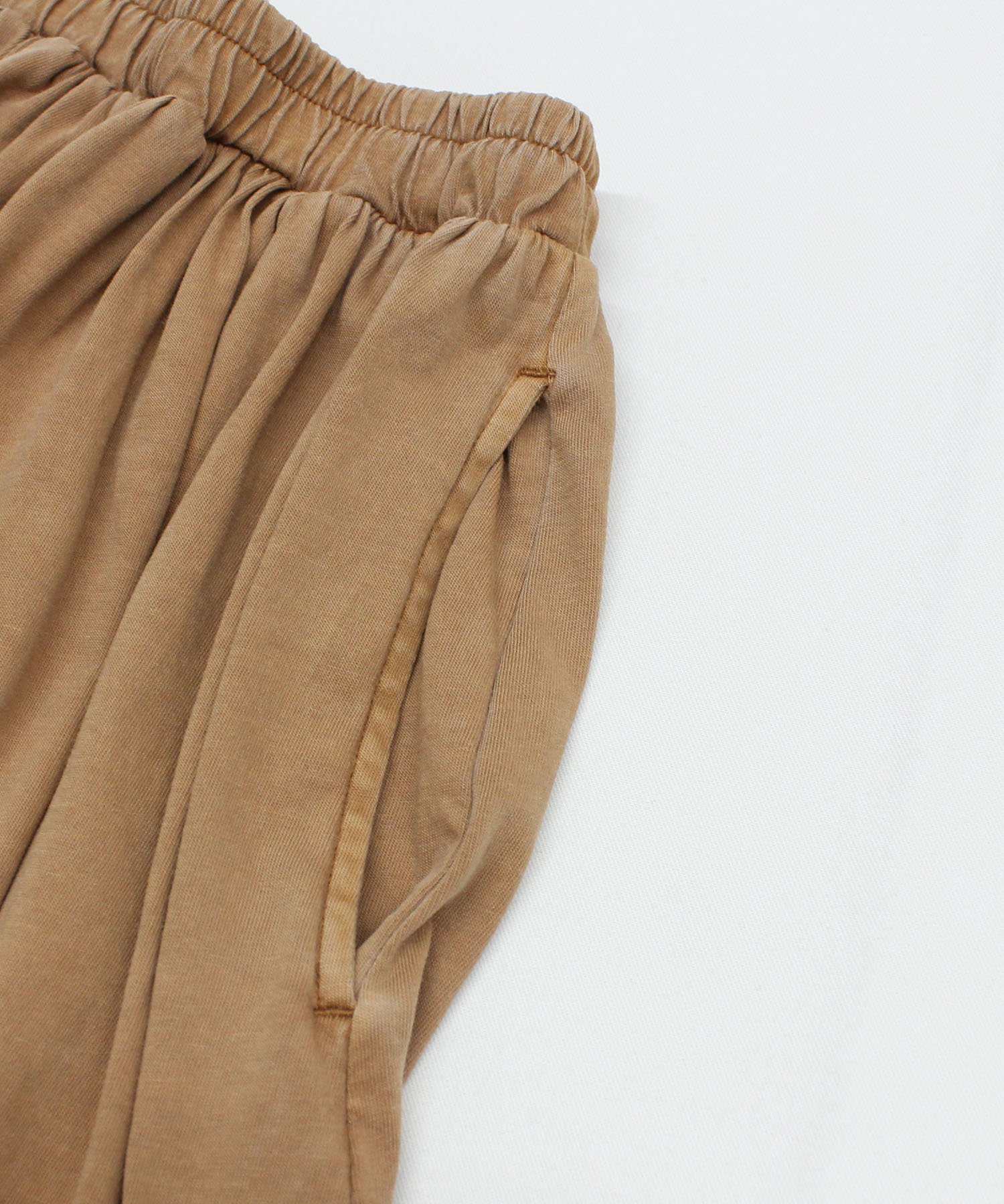 オレンジベージュ