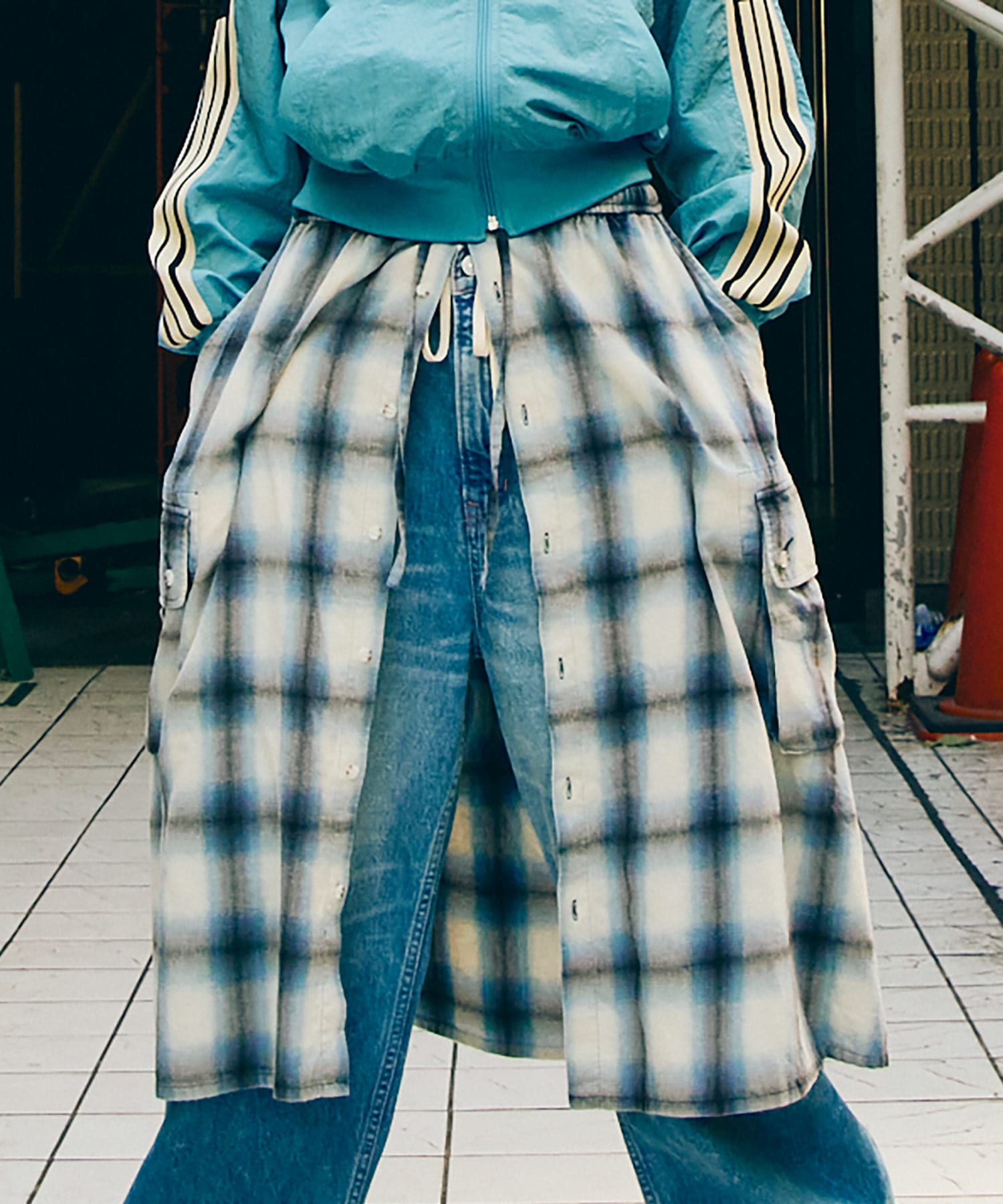 ブルー