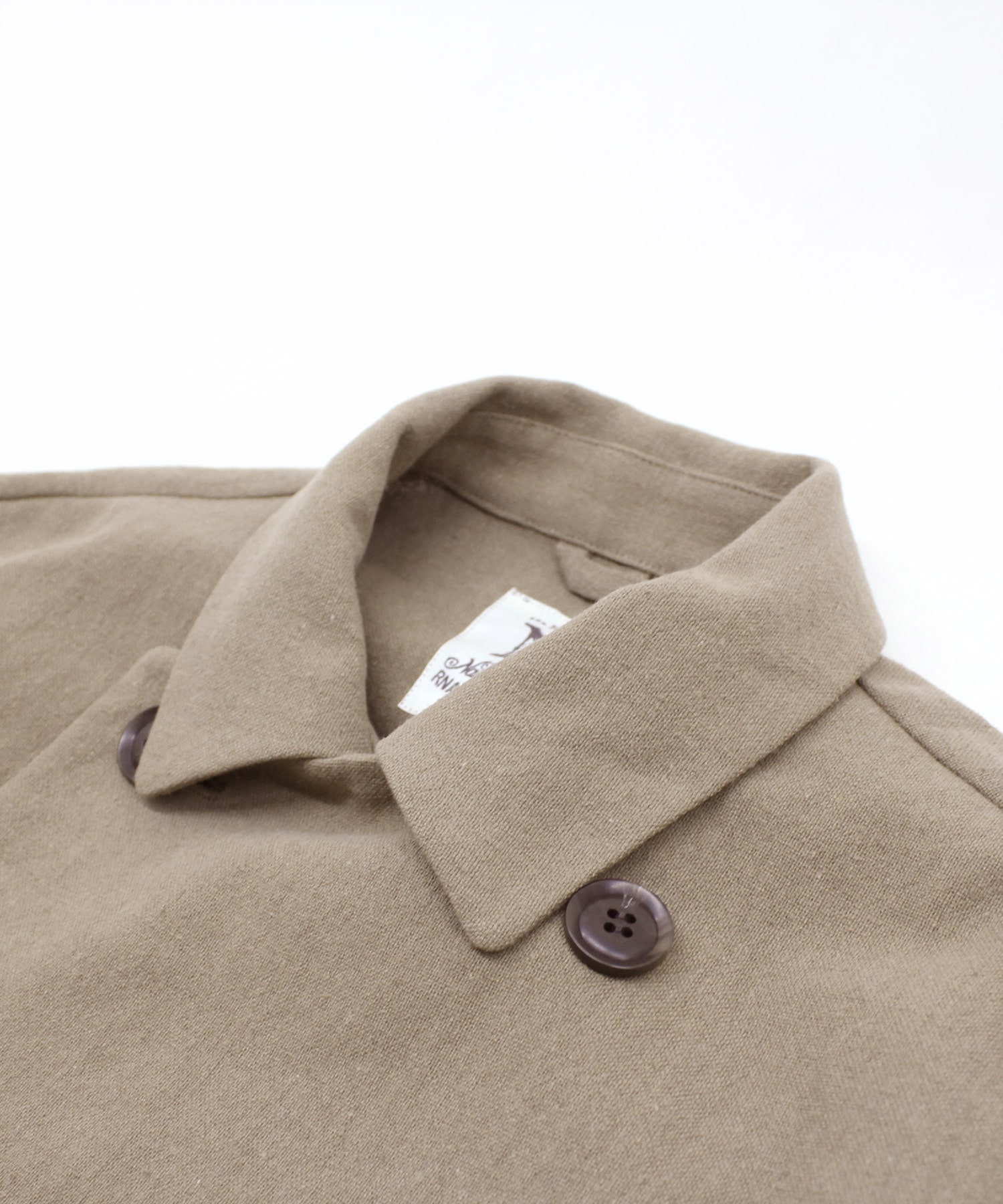 オリーブグリーン