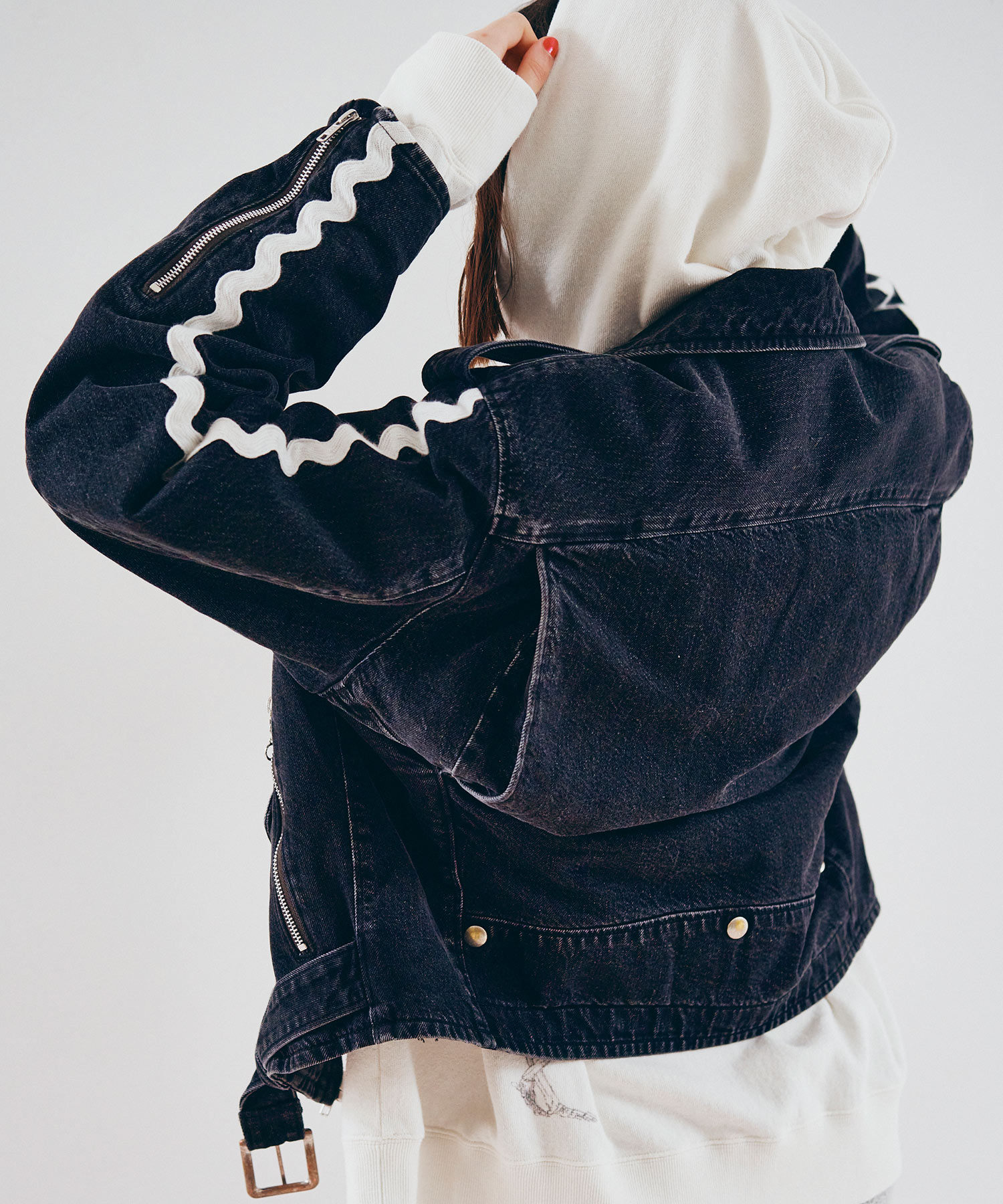 ストーンブラックデニム