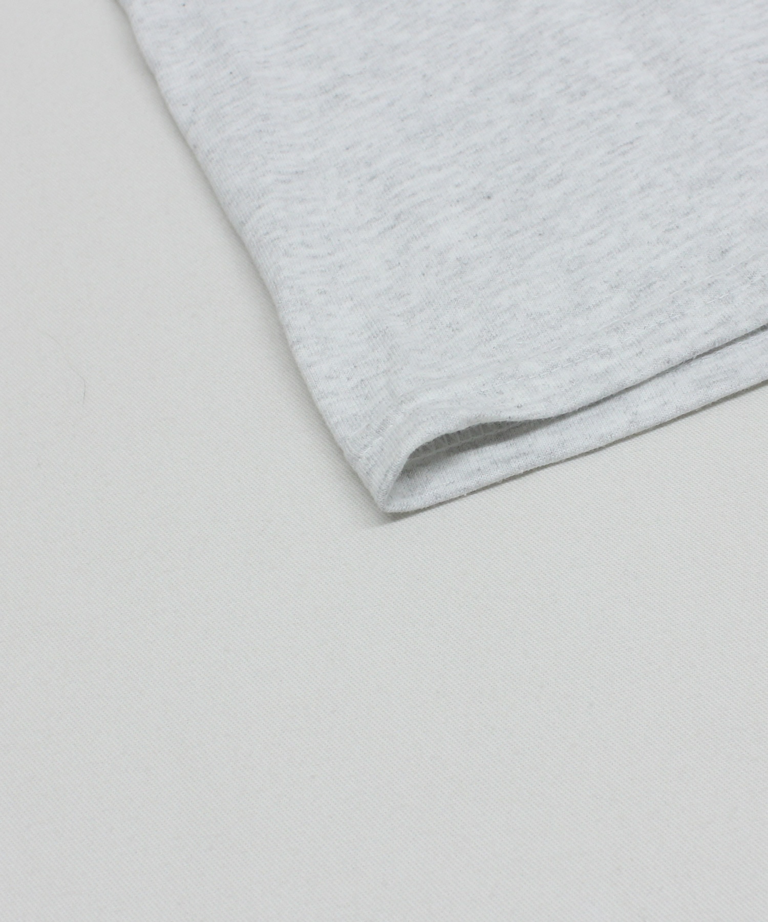 アッシュグレー