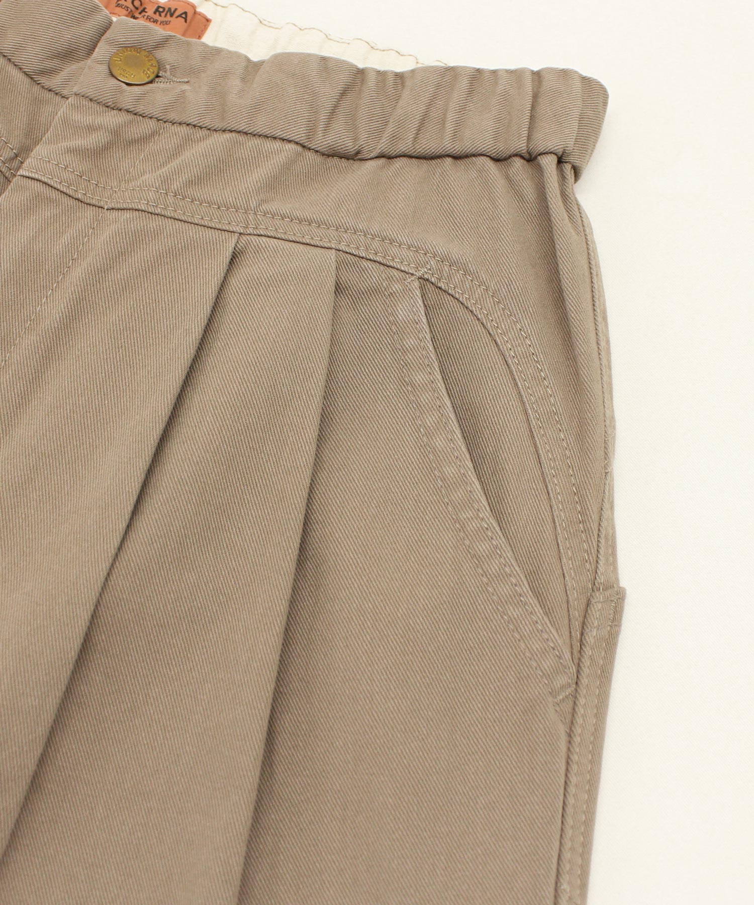 コルクベージュ